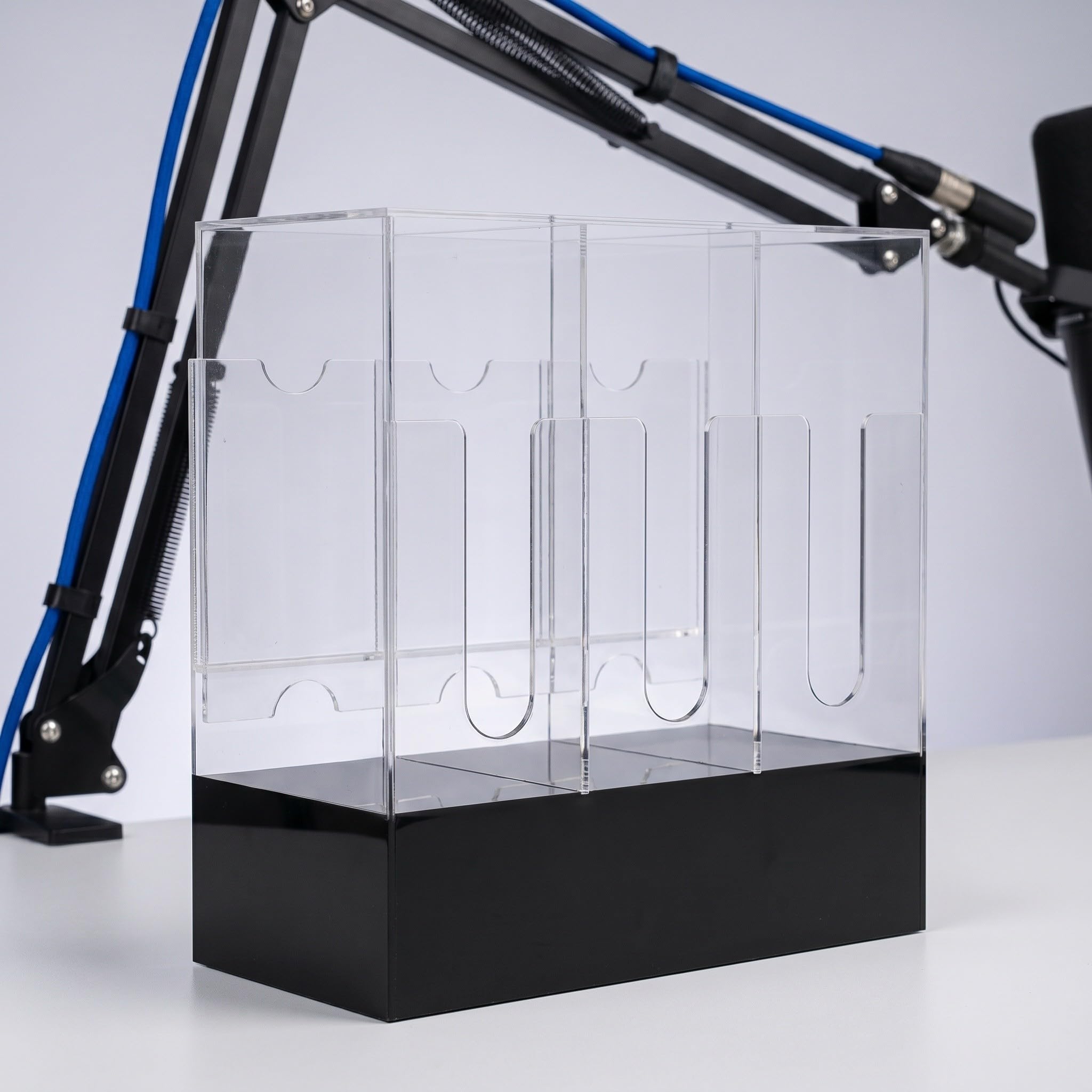 Caja de Exhibición para Paquetes con 3 Compartimentos, Acrílico Transparente Mate de 24x22x13cm, Mejora Reconocimiento y Reduce Reflejos para Tiendas y Mostradores