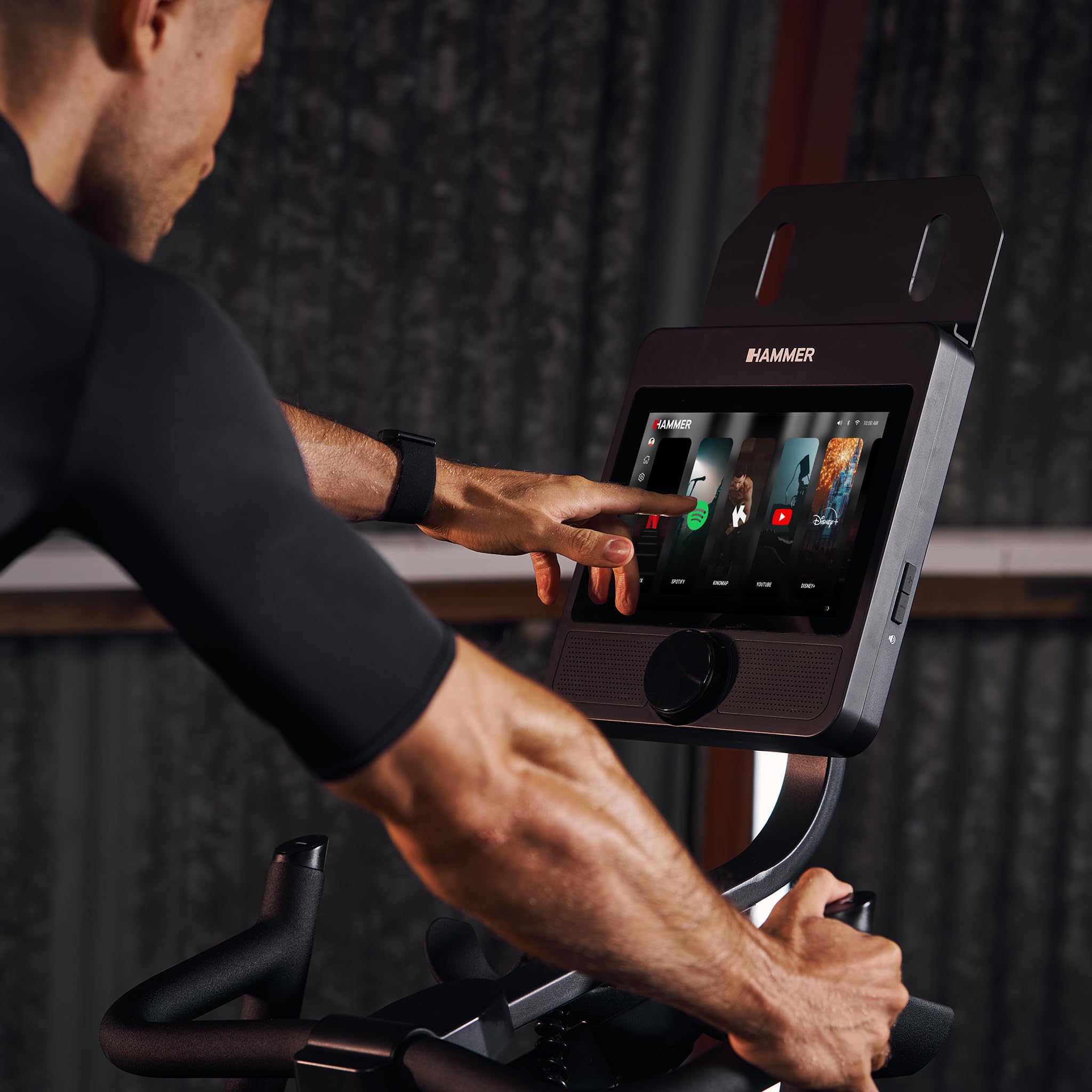 HAMMER Speedbike HyRace SR – Indoor Cycle Heimtrainer mit 20 kg Schwungmasse, TFT-Touchscreen, Tablet- & Smartphonehalterung, Bluetooth, kompatibel mit Kinomap & Zwift, Fitnessbike in Studioqualität