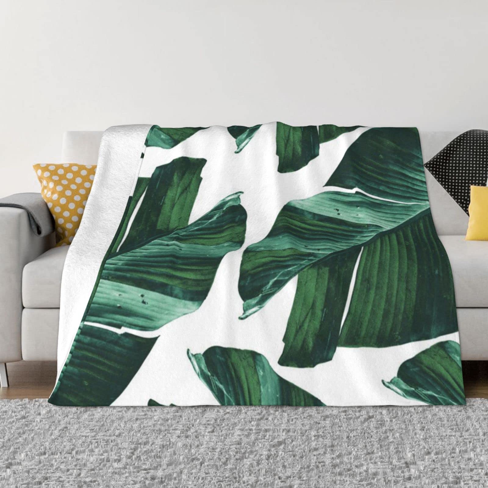 Couverture chaude en flanelle pour des soirées cocooning réussies sur le canapé du salon