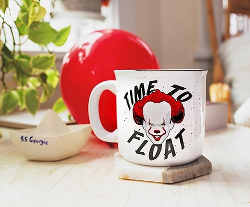 Miniatura 4 de Silver Buffalo IT Pennywise Clown "Time to Float" - Taza de cerámica para caravana, 20 onzas IT Pennywise,Beetlejuice aquí miente,Gusano de arena