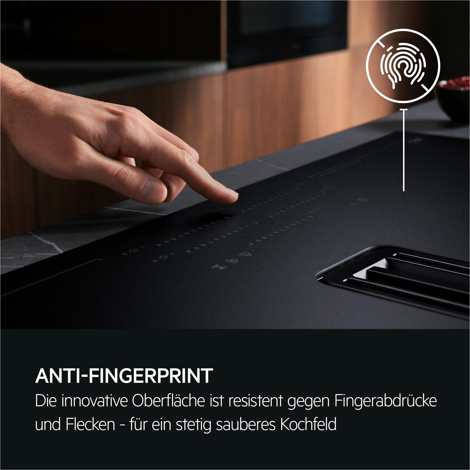 AEG Induktionskochfeld 80cm mit Integriertem Dunstabzug, Testsieger StiWa und ETM, Made in Germany, SaphirMatt Oberfläche 10x Kratzresistenter, Spülmaschinenfeste Fett-, Aktivkohlefilter, TH84CB0BSZ