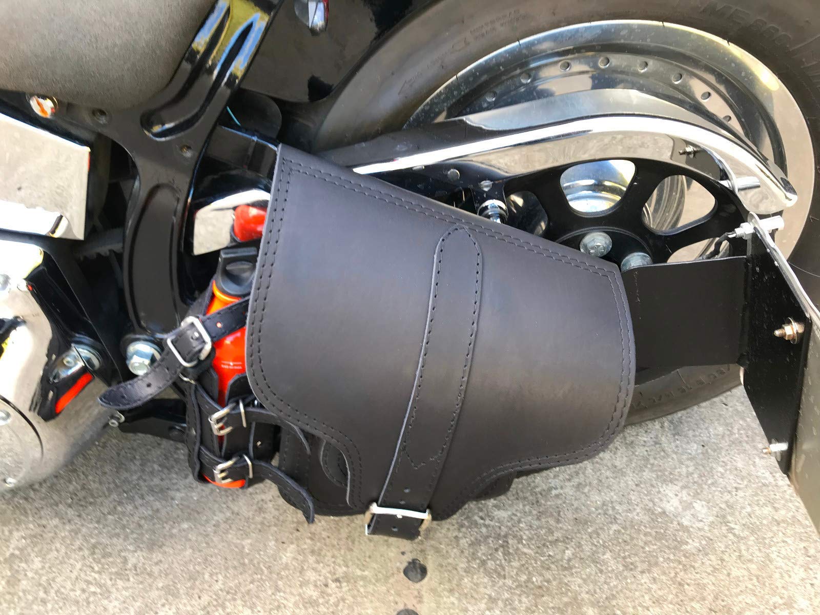 Hades Black Schwingentasche kompatibel mit Harley Davidson Softail Schwinge schwarz Getränkehalter Tasche Motorrad Softail Heritage Bikertasche Echtleder Slim Starrahmen Rahmen