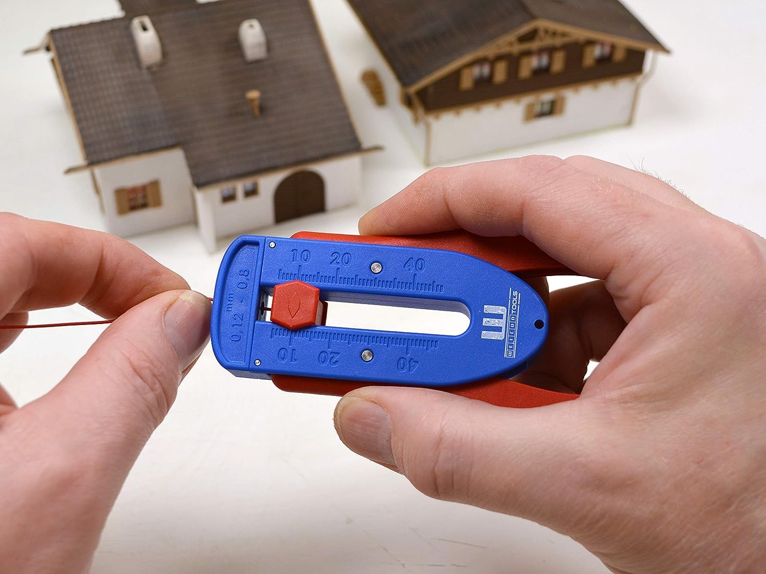 WEICON TOOLS Dénudeur de précision S, Pince à dénuder pour fils fins et torons de 0,12 - 0,8 mm, Fabriqué en Allemagne