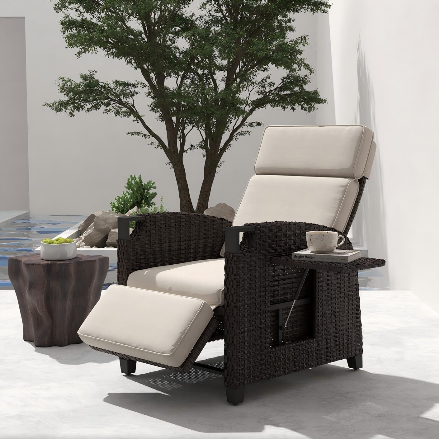 UDPATIO Fotel ogrodowy z poduszką do siedzenia, odporny na warunki atmosferyczne, regulowane w zakresie 150°, oparcie, rattanowy leżak do opalania ze stolikiem pomocniczym, do użytku wewnątrz i na
