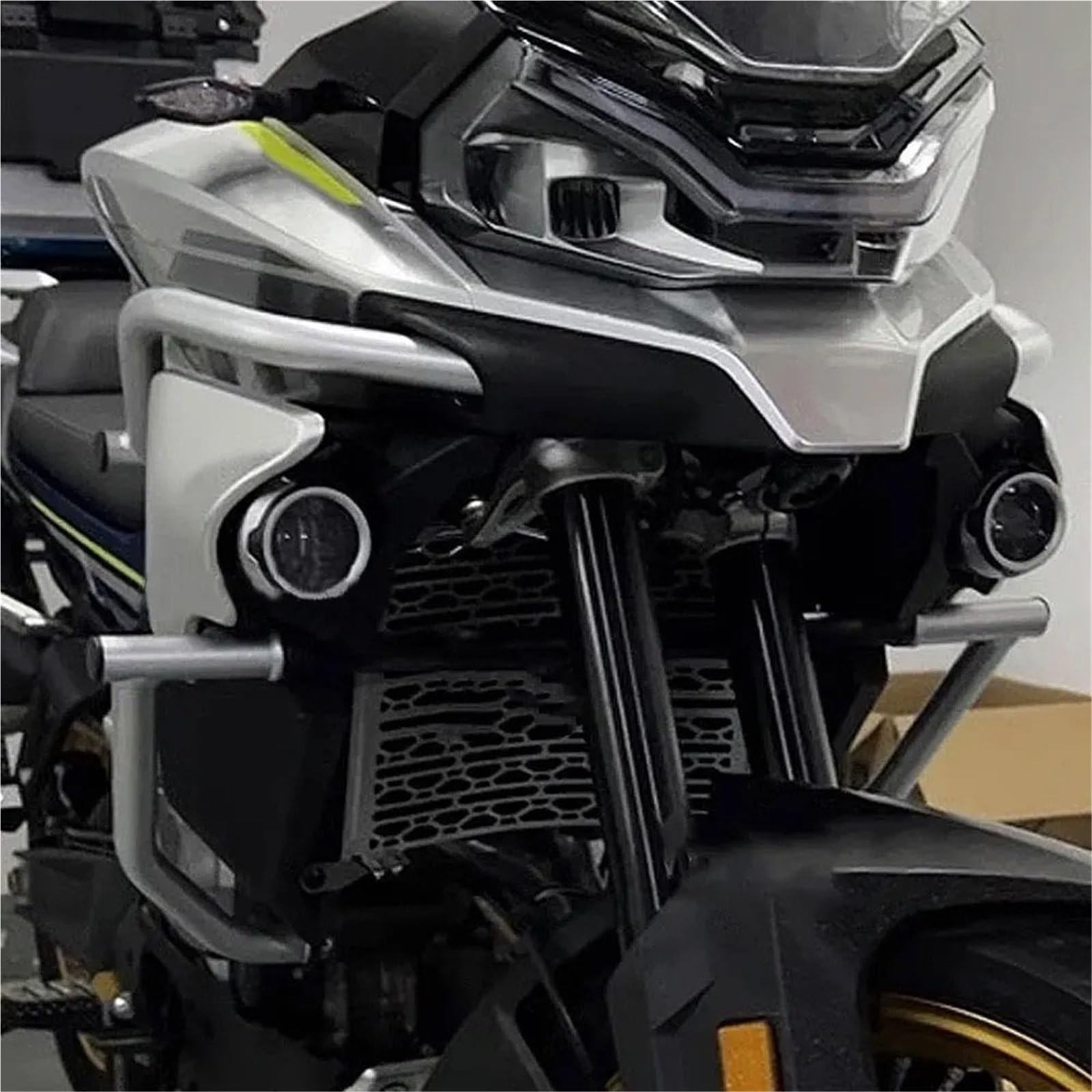Oil Cooler Guard Akcesoria motocyklowe Osłona chłodnicy Osłona ochronna osłony grilla Pasuje do CFMOTO 800MT 2021-2024 Osłona Chłodnicy Motocykla
