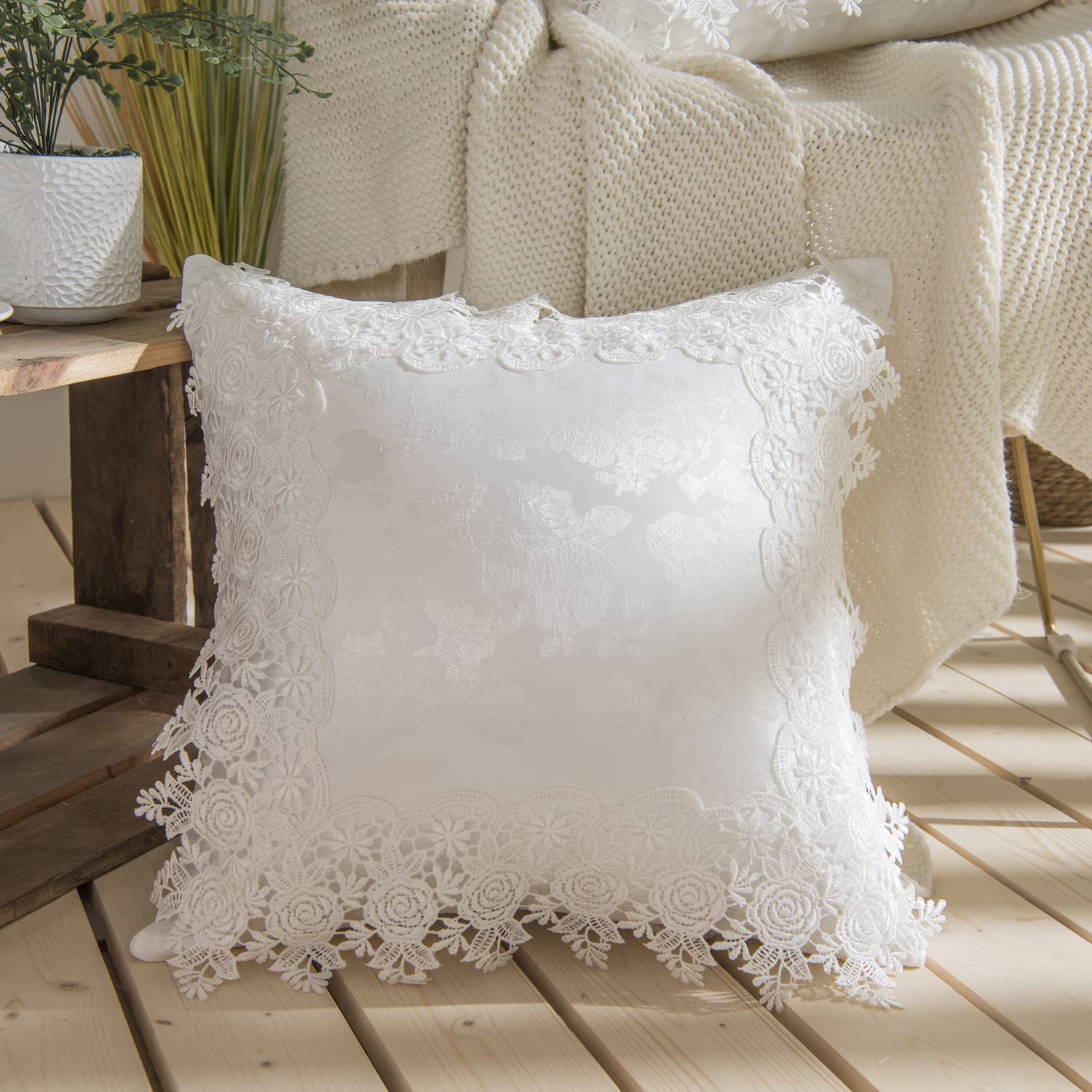 Federe per cuscini in jacquard, con ricamo francese a pizzo, decorative per divano e poltrona, design a volant, decorazione rustica per la casa, 45x45 cm, set di 2 (Jacquard bianco, 45x45 cm)