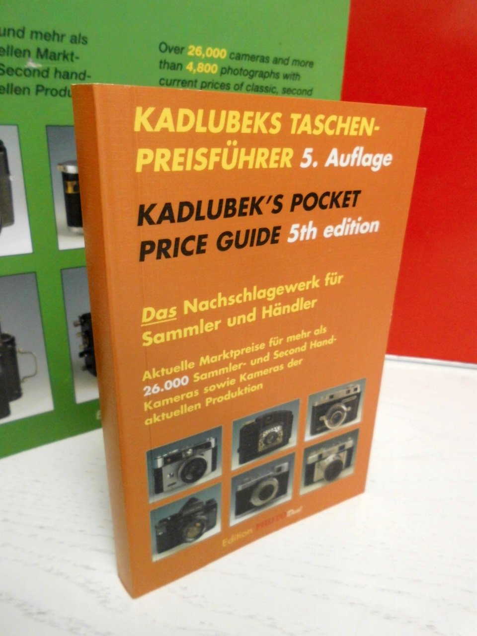 Kadlubeks Kamera Katalog. Kadlubek's Camera Catalogue: Über 26.000 Kameras. Mit aktuellen Marktpreisen für Sammler- u. Second hand-Kameras sowie ... Z. Tl. dtsch.-engl.-französ.-span.