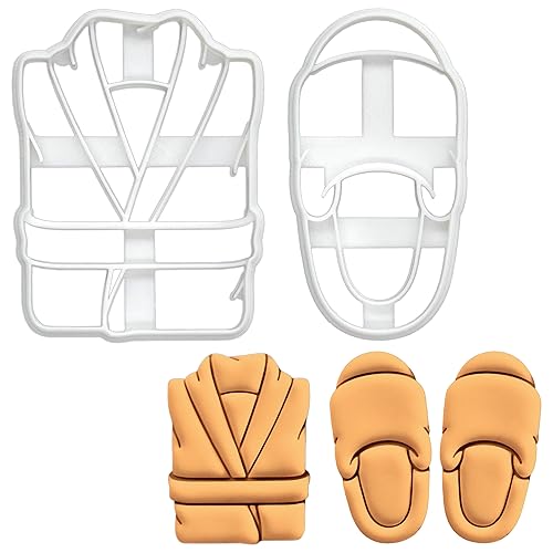 BAKERLOGY Set of 2 Bathroom Slipper and Folded Bathrobe Cookie