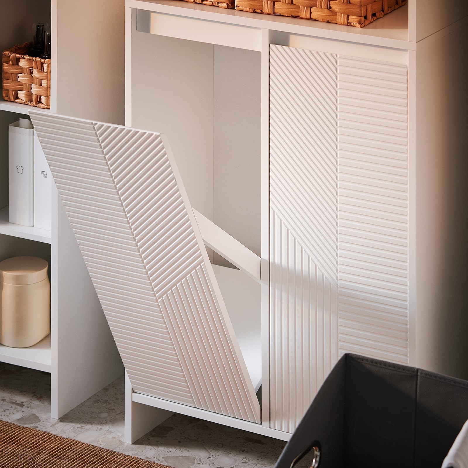 SoBuy Mueble Auxiliar Baño con Cesto para Ropa Sucia, Armario Lavadero Alto Estrecho con Puertas y Estantes Abiertos, Mueble Columna Baño Blanco 60x30x171cm BZR155-W