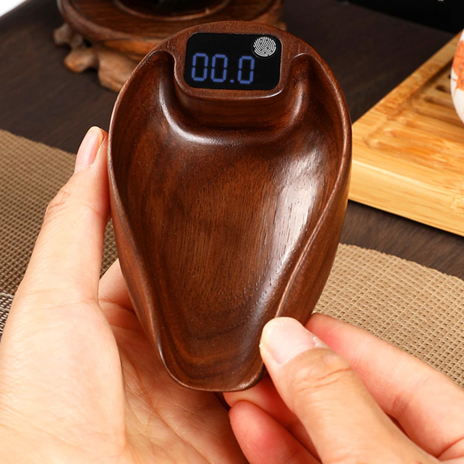Fdit Báscula de té de Madera, Báscula de Cocina Elegante Recargable Color Nogal Digital Coffee Steelyard para Verter sobre café y Hornear