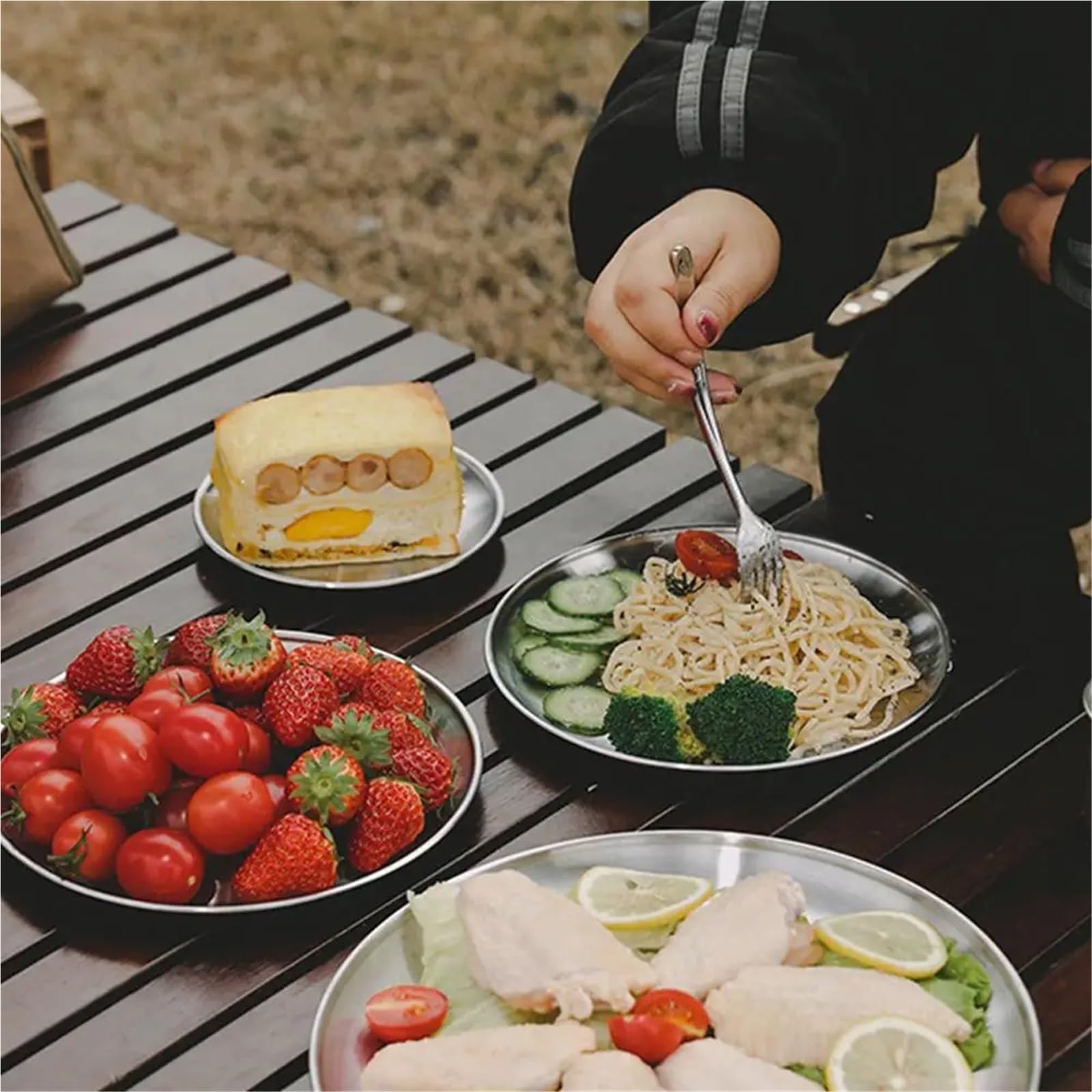 Bandeja de Servicio de Acero Inoxidable Platos de Acero Inoxidable, vajilla Metal Reutilizable, Platos Redondos for Acampar al Aire Libre, Senderismo y Picnic(Diameter 26cm)