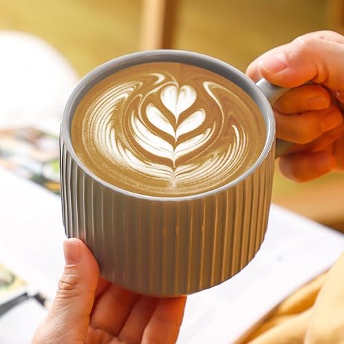 Vista 42 de Hasense Juego de 4 tazas de café de cerámica con soporte, 15 onzas, apilables, grandes, de porcelana, acanaladas, para capuchino, té, cacao