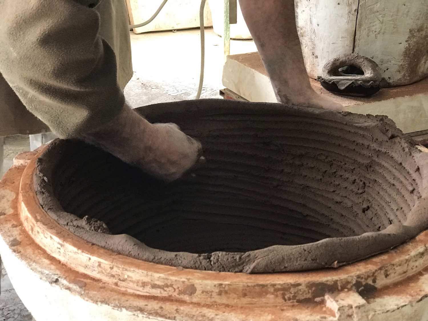 Hirsch Terracotta Vaso ohne Dekoration Ø 40 cm Terra di Impruneta Stabiler Blumentopf Übertopf mit sicherer Standfläche