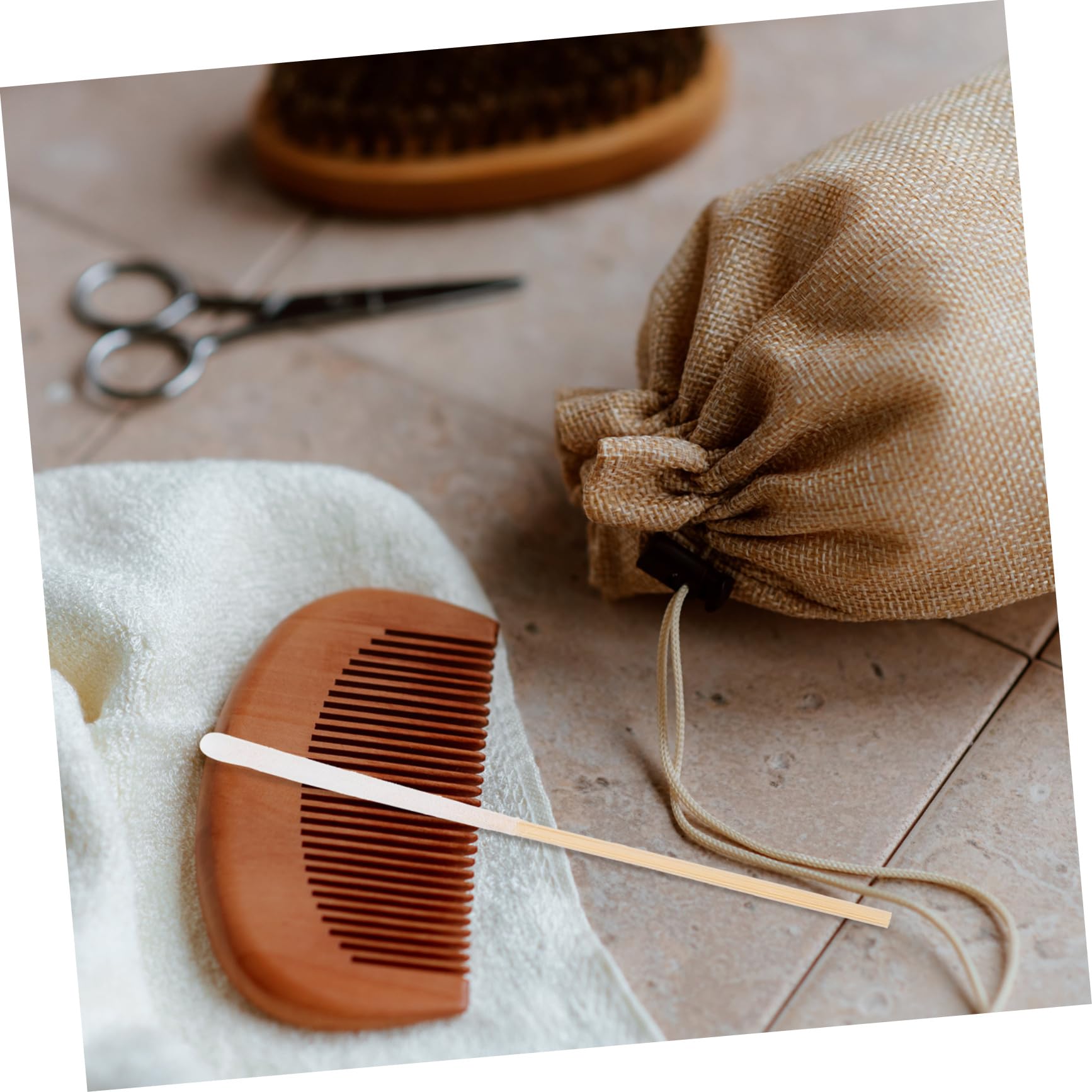 OSOLADY Professional Pointed Swabs for Beauty Shops Home 300pcs Pole Cotton Swabs