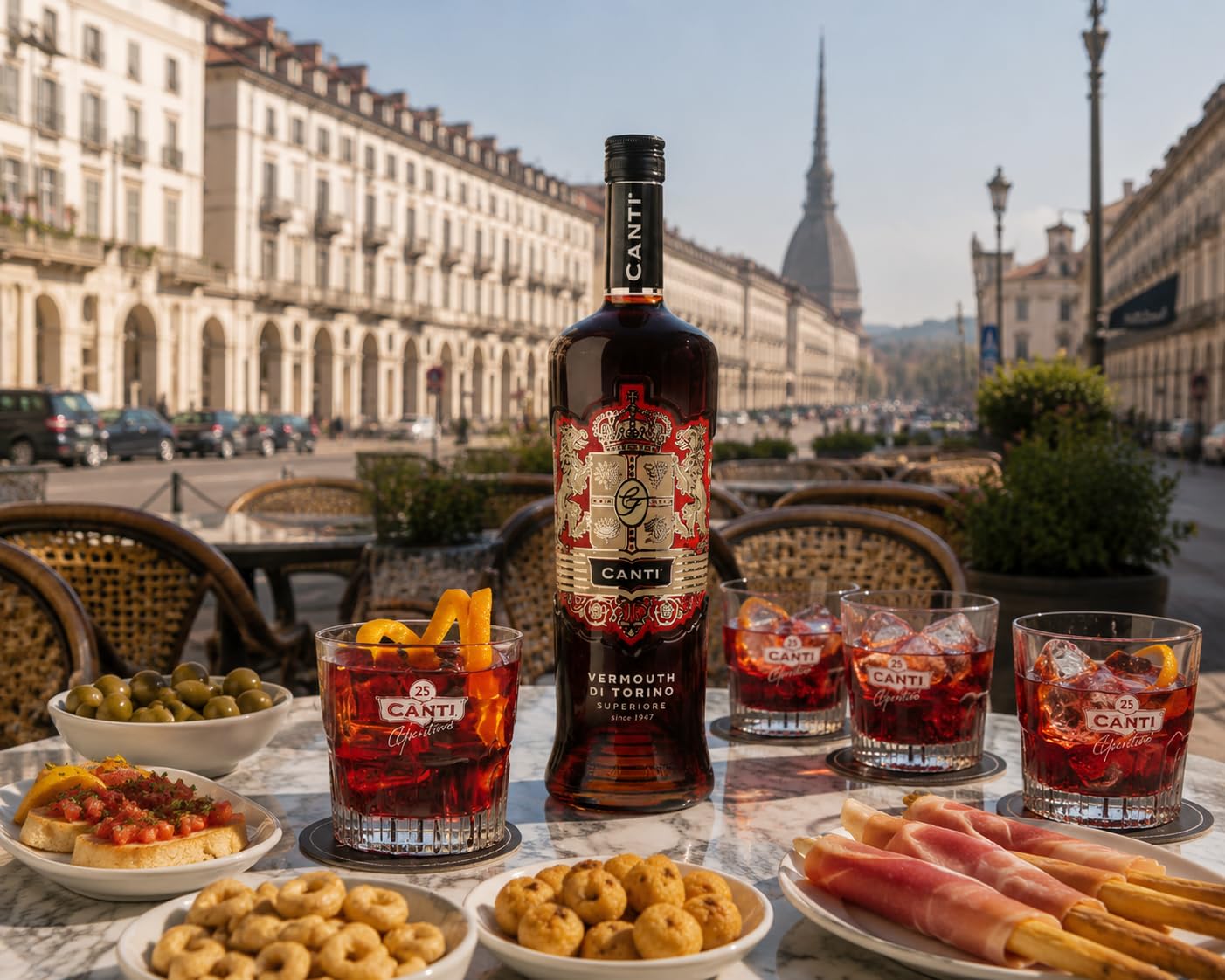 Canti - Vermouth Rouge Supérieur de Turin, Aperitif aux Notes Agrumées, Notes d'Épices, de Quinquina et d'Absinthe Romaine, 1x1L