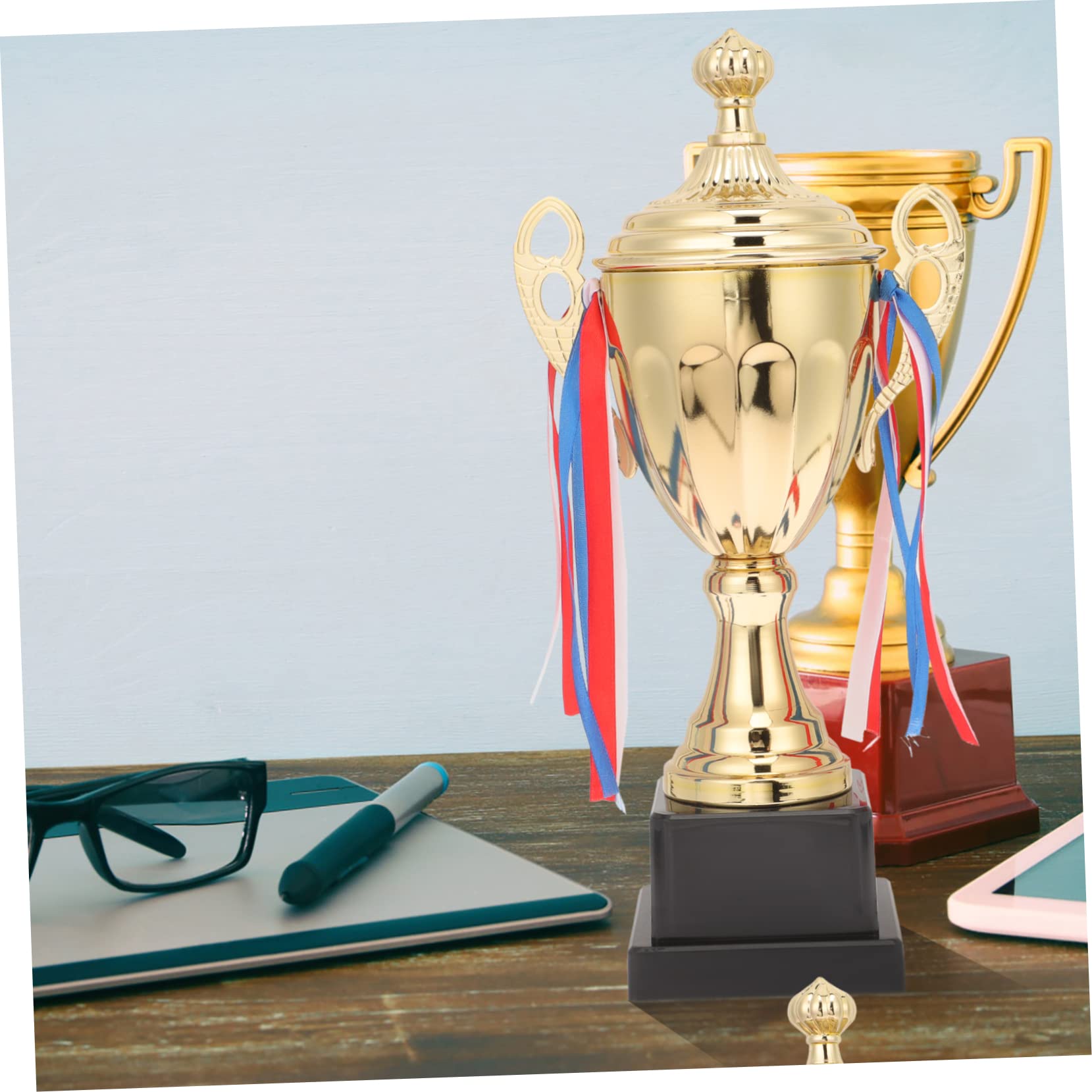 ibasenice Goldene Metall Trophäe mit Zartem Design Realistische Spielbelohnungstrophäe für Kinder bei Sportwettbewerben und Schulsportfesten