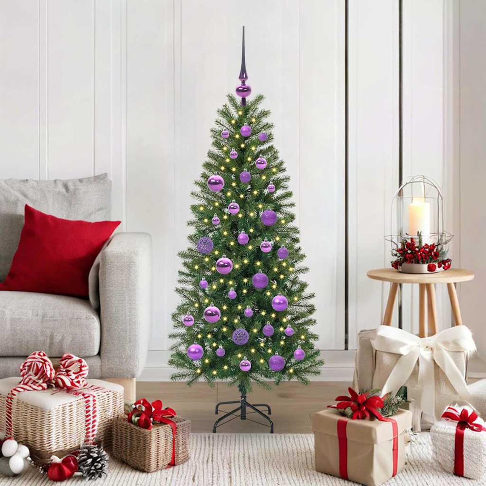 Árbol de Navidad artificial con luces cálidas para crear un salón acogedor