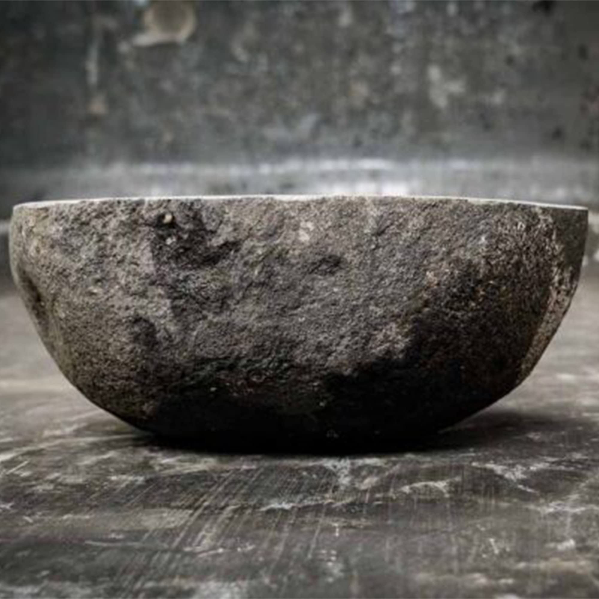 ART-CRAFT Steintrog Abreuvoir pour oiseaux, chiens et chats, en pierre naturelle, fait à la main, diamètre d'environ 25 cm, résistant au gel et aux intempéries, pièce unique, 7 à 9 kg