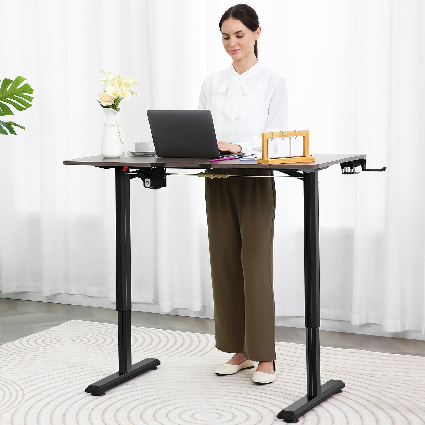 Himimi Scrivania Regolabile in Altezza 110x60 cm, Scrivania Regolabile in Altezza Elettricamente, Tavolo Ergonomico da Lavoro in Piedi-Seduto con 4 Memorie Funzionali, Scrivania per Computer