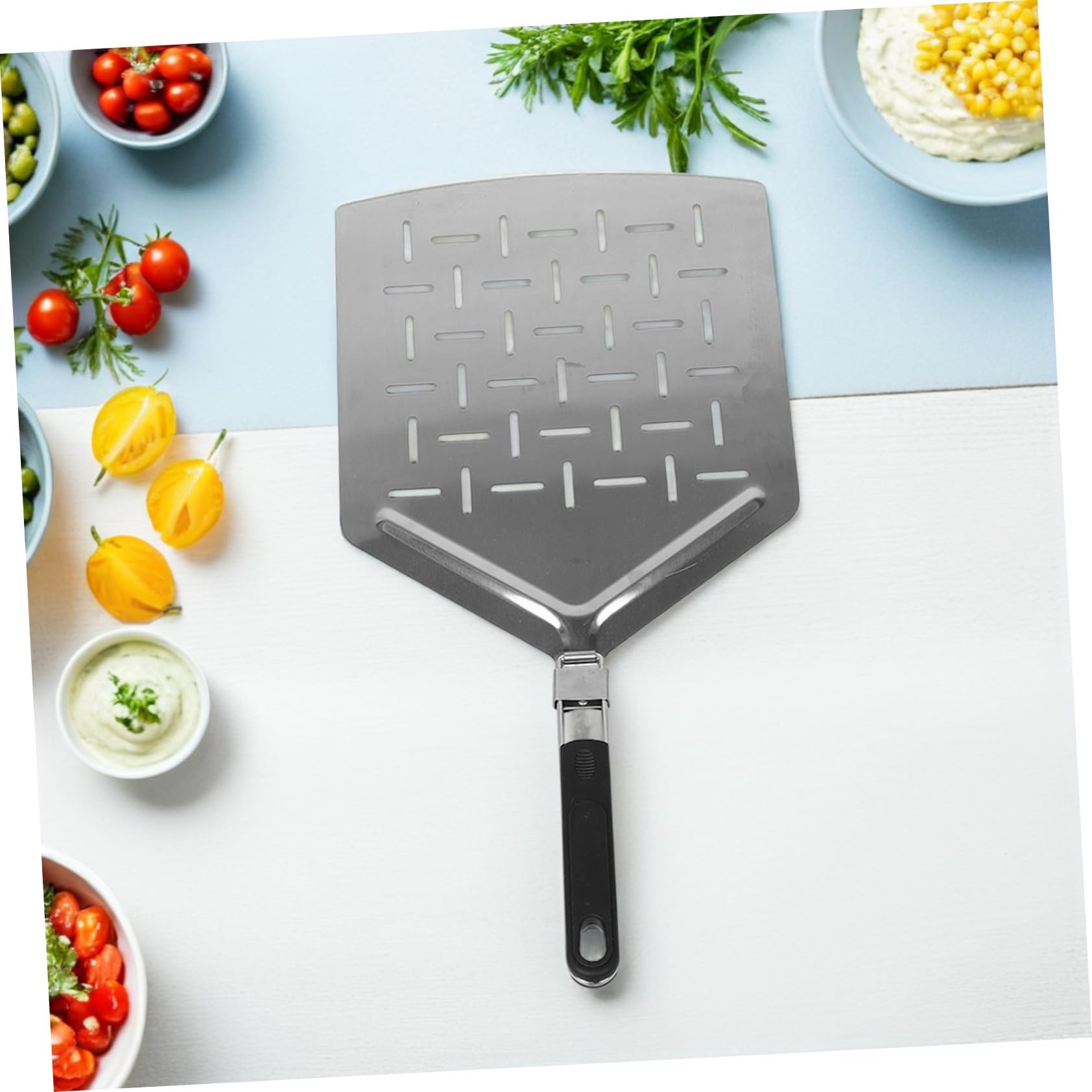 SOLUSTRE Faltbarer Pizzaschieber aus Edelstahl Perforierter Pizzaspatel mit Klappbarem Griff 33cm Rutschfest für Selbstgemachte Pizza Backofen und Grillzubehör