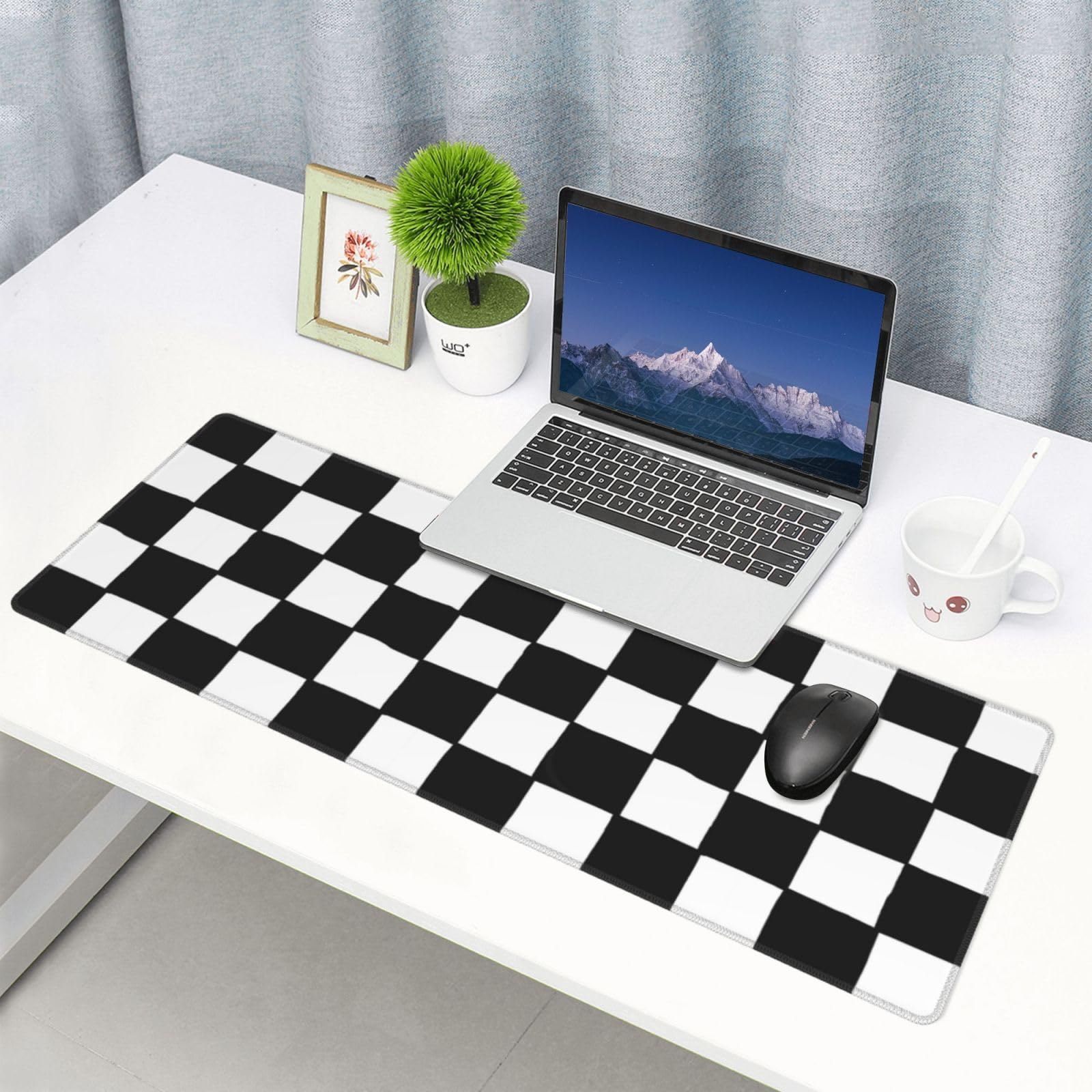 Alfombrilla de ratón a cuadros para juegos en blanco y negro para el hogar y la oficina, alfombrilla de mouse grande extendida para teclado con borde cosido, accesorios de decoración