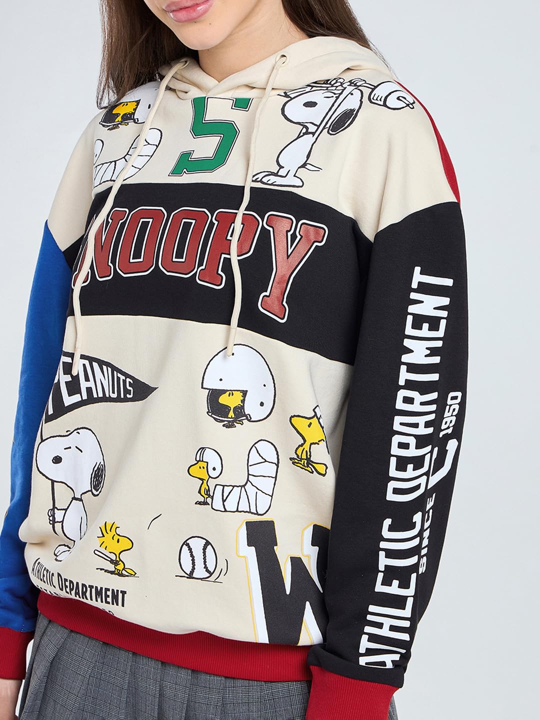 Bewakoof Felpa con cappuccio ufficiale Peanuts Merchandise Snoopy da donna con stampa grafica oversize a maniche lunghe in misto cotone