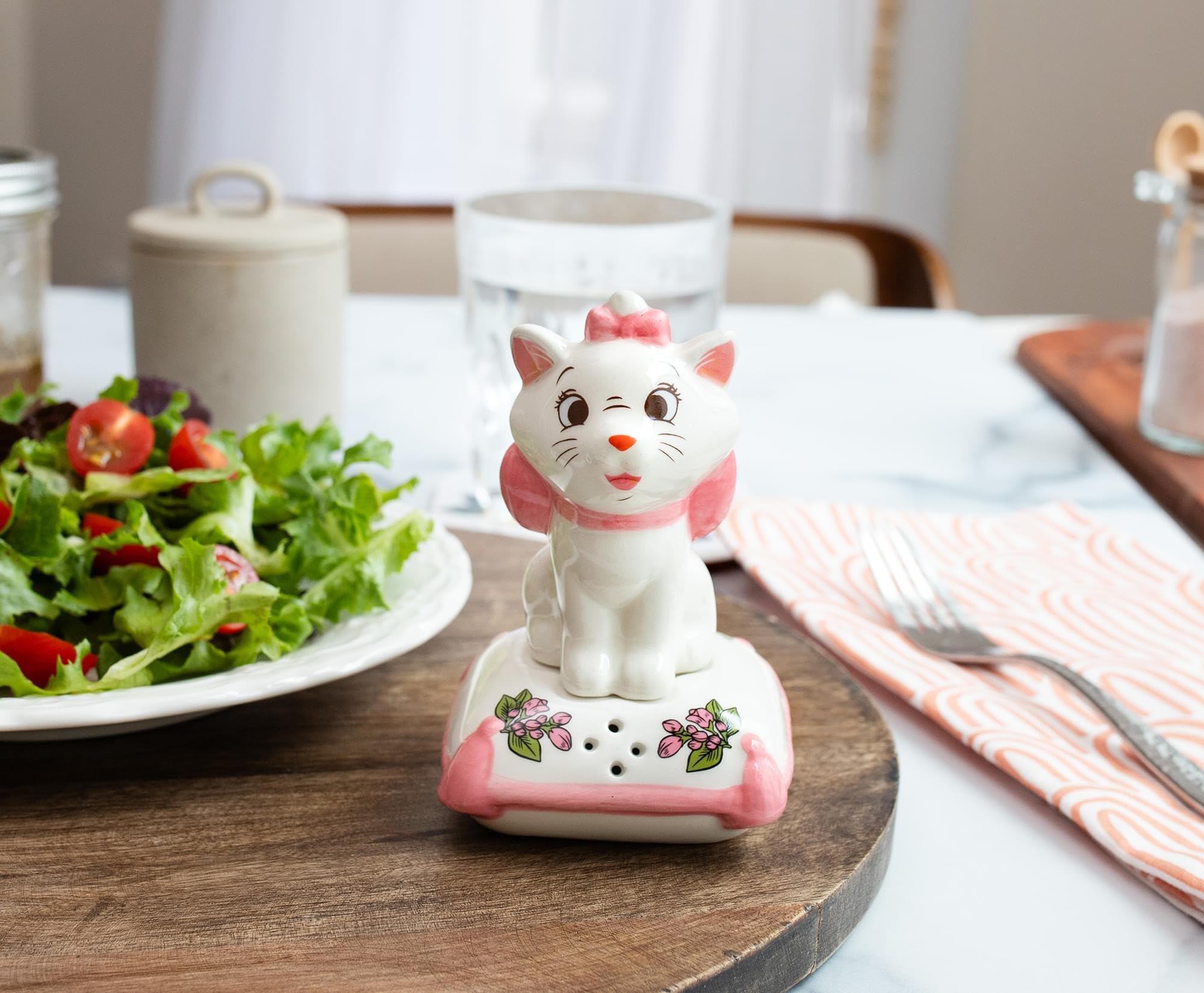 Amazon.com: Disney The Aristocats Marie With Pillow Ceramic Salt