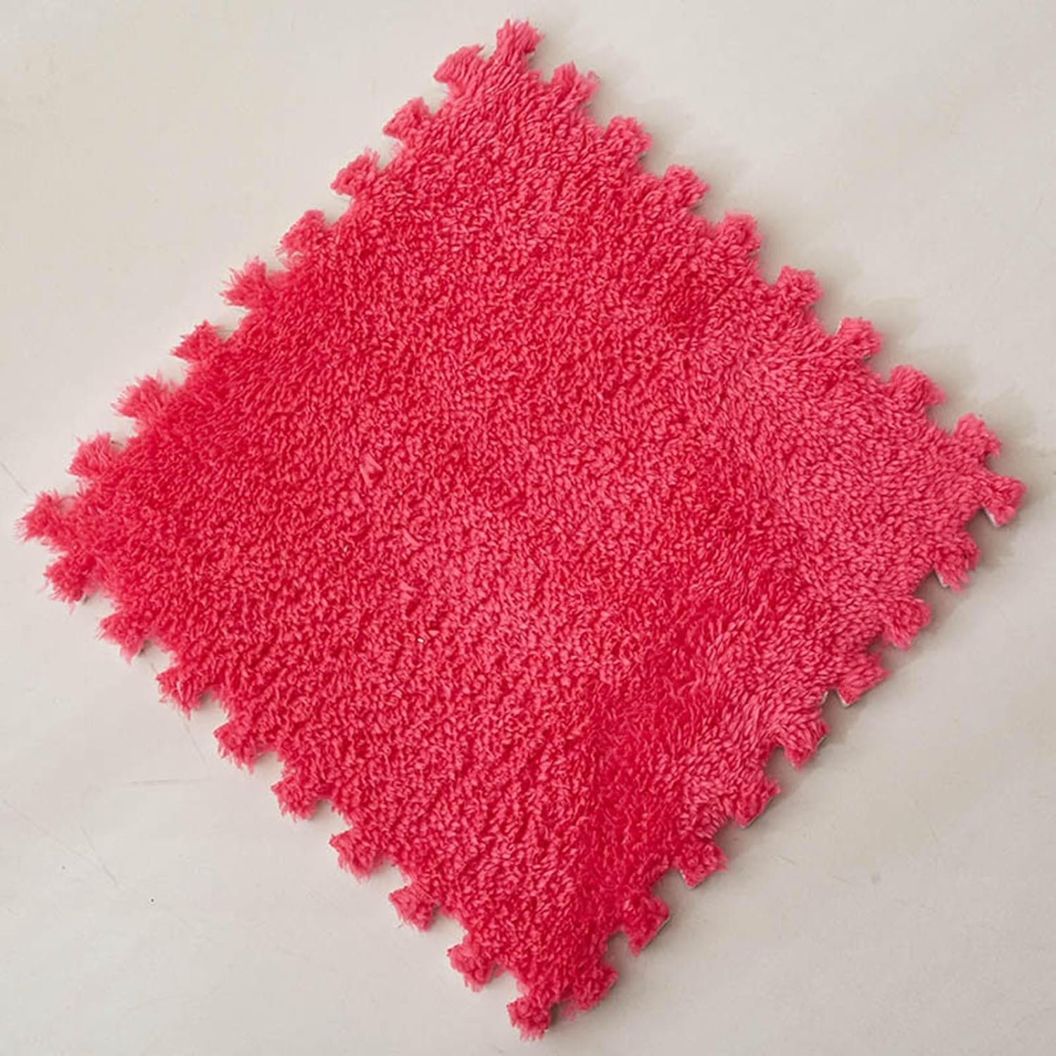 LNNNW Miękka Pluszowe maty puzzle 12 pluszowych mat z pianki, kwadratowe dywaniki z puzzlami, łatwe do złożenia i czyszczenia, dekoracja wnętrz(Rose Red)