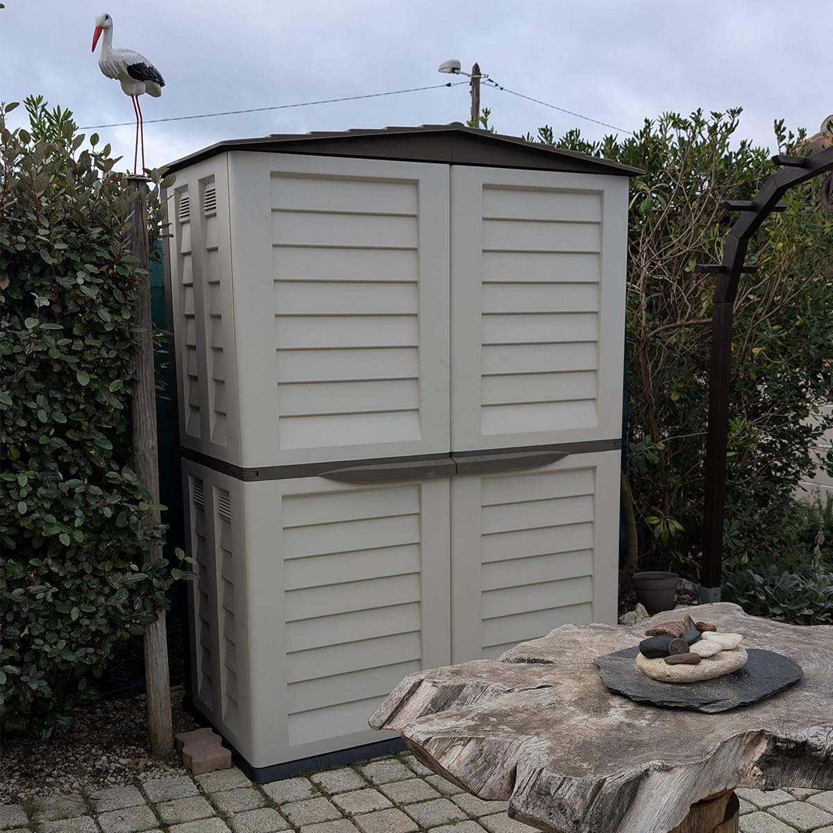 INTEC - Abri de Jardin/Cabanon de Rangement Extérieur Beige en Polypropylène (151x83x200 cm) | Imputrescible, Étanche, Anti-UV | pour Outils/Accessoires de Jardin