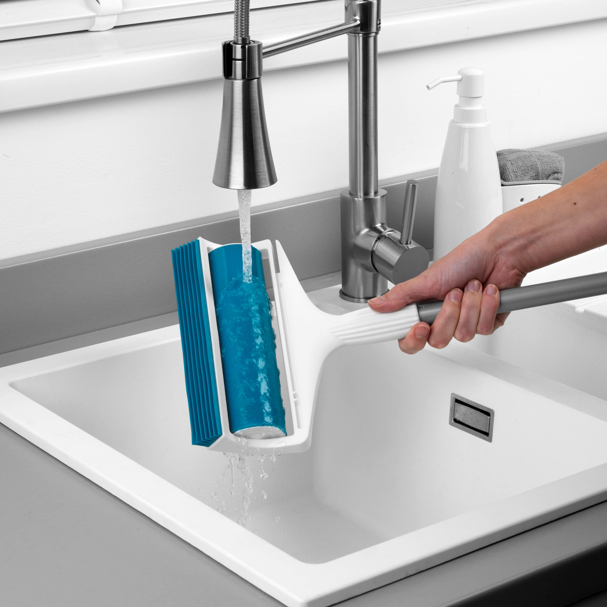Beldray® LA072573EU Pet Plus+ TPR Gel Lint Roller with Telescopic Handle | Washable | Built-In Squeegee | Perfect for Picking Up Pet Hair