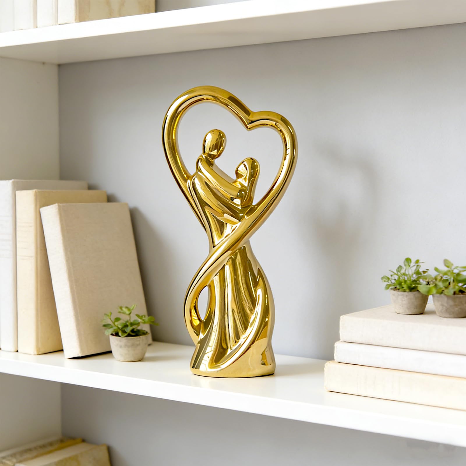 Statues en Porcelaine d'art De Couple Affectueux,Sculpture Peinte à la Main de 32cm de Haut,Statue élégante comme Symbole d'amour et d'affection,Figure décorative Parfaite comme Cadeau (Gold)