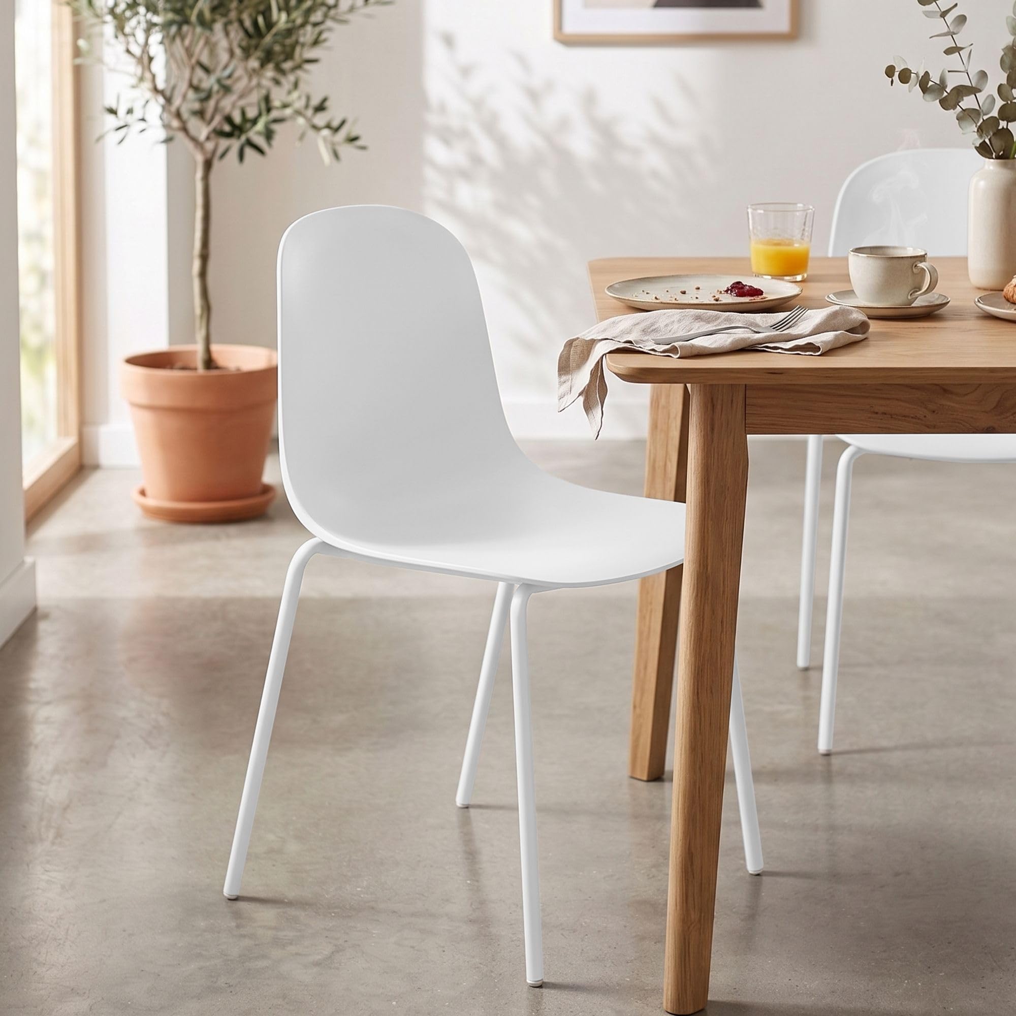 CLP Juego de 2 sillas apilables Hardin con Asiento ergonómico de plástico y Estructura metálica para Comedor, Sala de reuniones y Cocina Color:Blanco