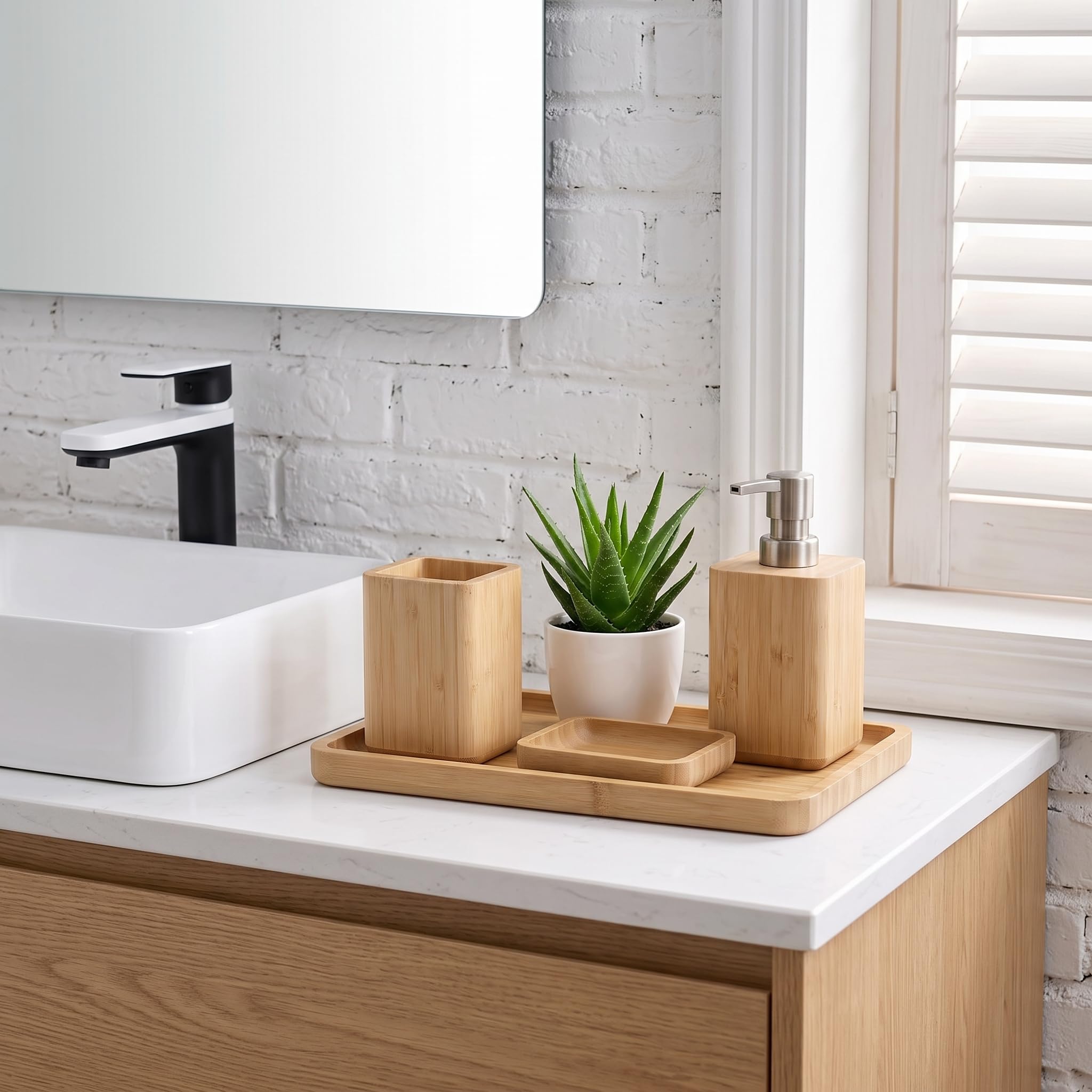 Set di accessori da bagno in bambù naturale con dispenser di sapone, portaspazzolino e portasapone e vassoio, realizzato a mano, design impermeabile