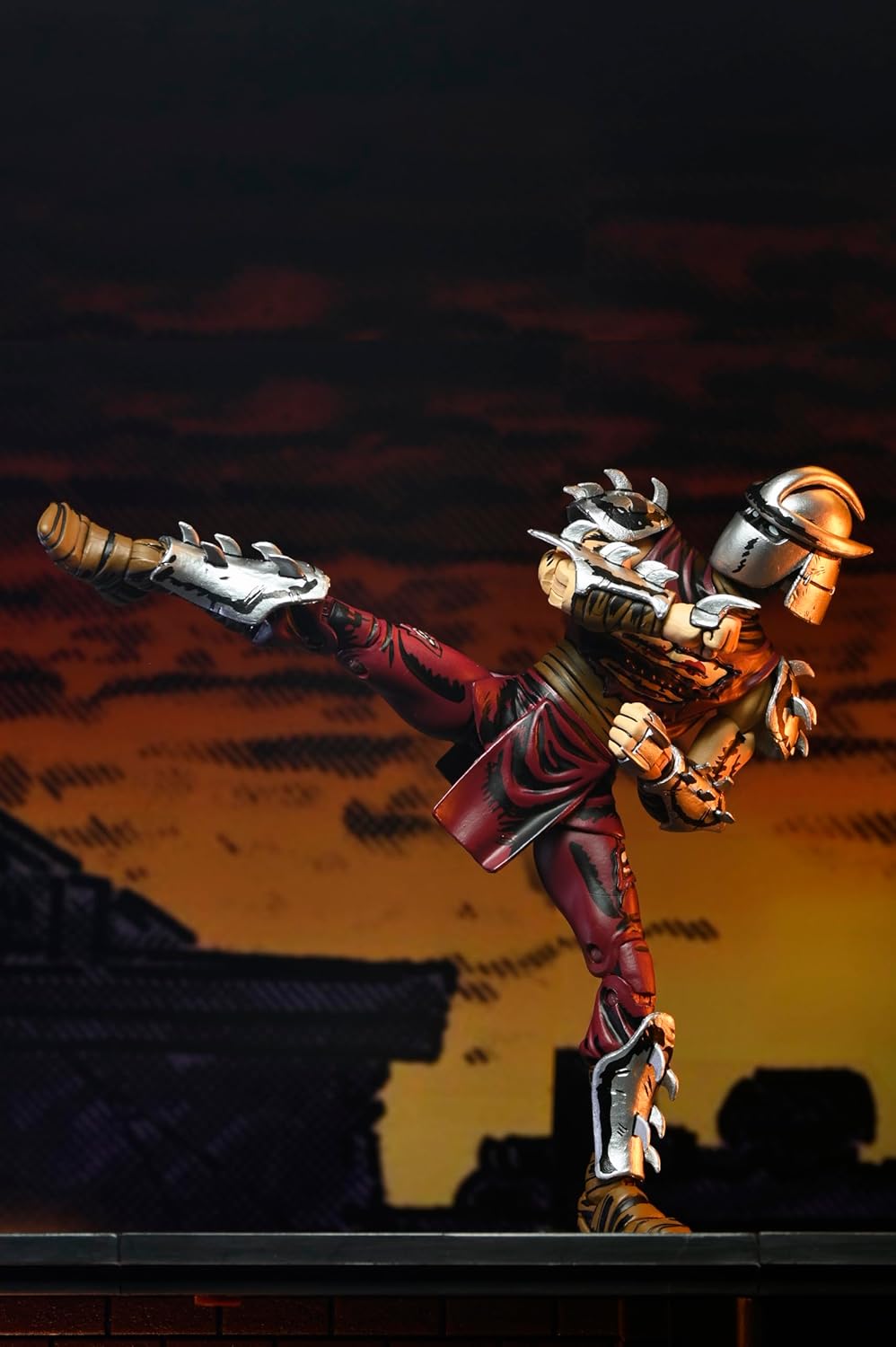 NECA Teenage Mutant Ninja Turtles Mirage Comics Battle Damaged Shredder 7" Scale Action Figure