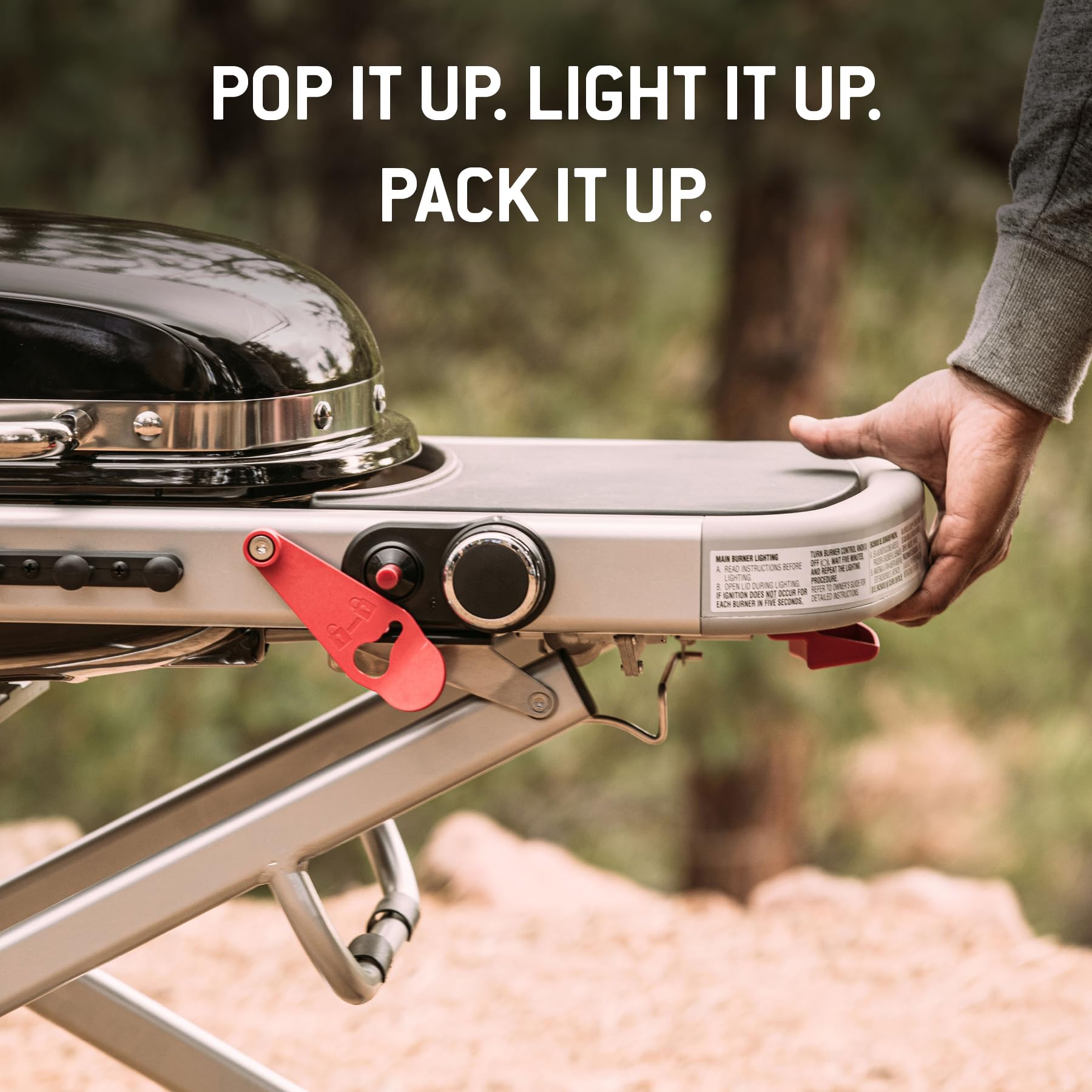 Weber Traveler barbecue à gaz/design pliable et portable avec roues, verrouillage automatique du couvercle et thermomètre intégré, 1 brûleur, largeur 111 cm, surface de cuisson 2065 cm², noir