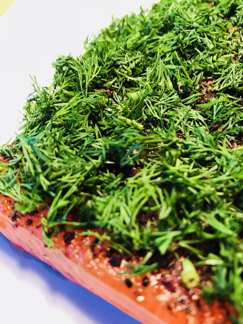 Graved Lachs (gebeizter Lachs) Nordic Arctic mit Aquavit, nordischen Gewürzen und frischem Dill 1.1kg