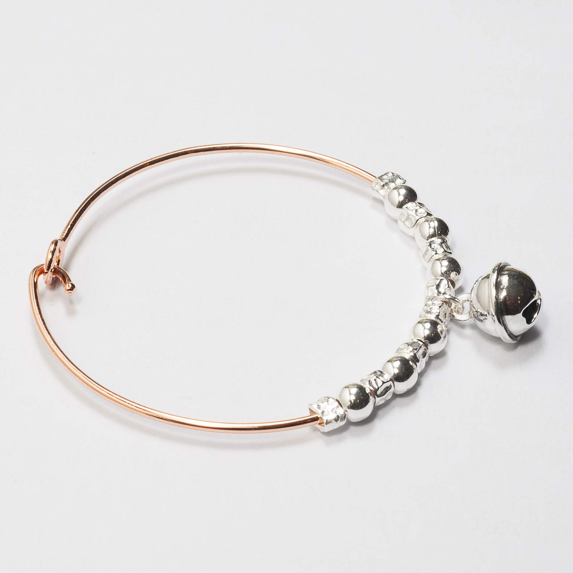 BRACCIALE RIGIDO in ARGENTO 925, con palline,pepite martellate e ciondolo CAMPANELLINO
