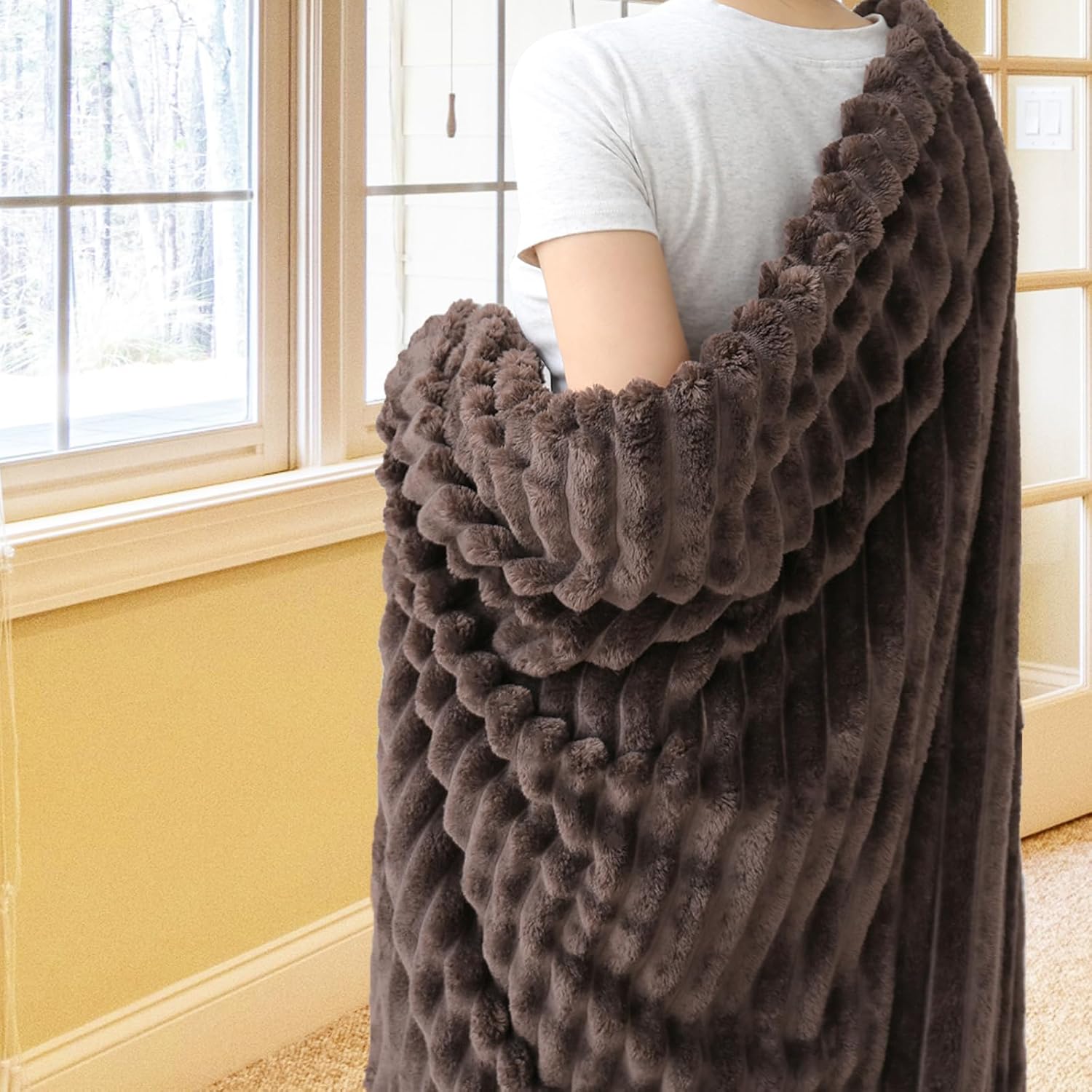 Vessia Flannel Fleece Throw Blanket for Couch,Sofa,Bed, 300GSM Striped Brown Throw Blanket for Adults and Kids, Super Soft Warm Cozy Lightweight Home Decor for All-Season(50x70inch) - Image 4