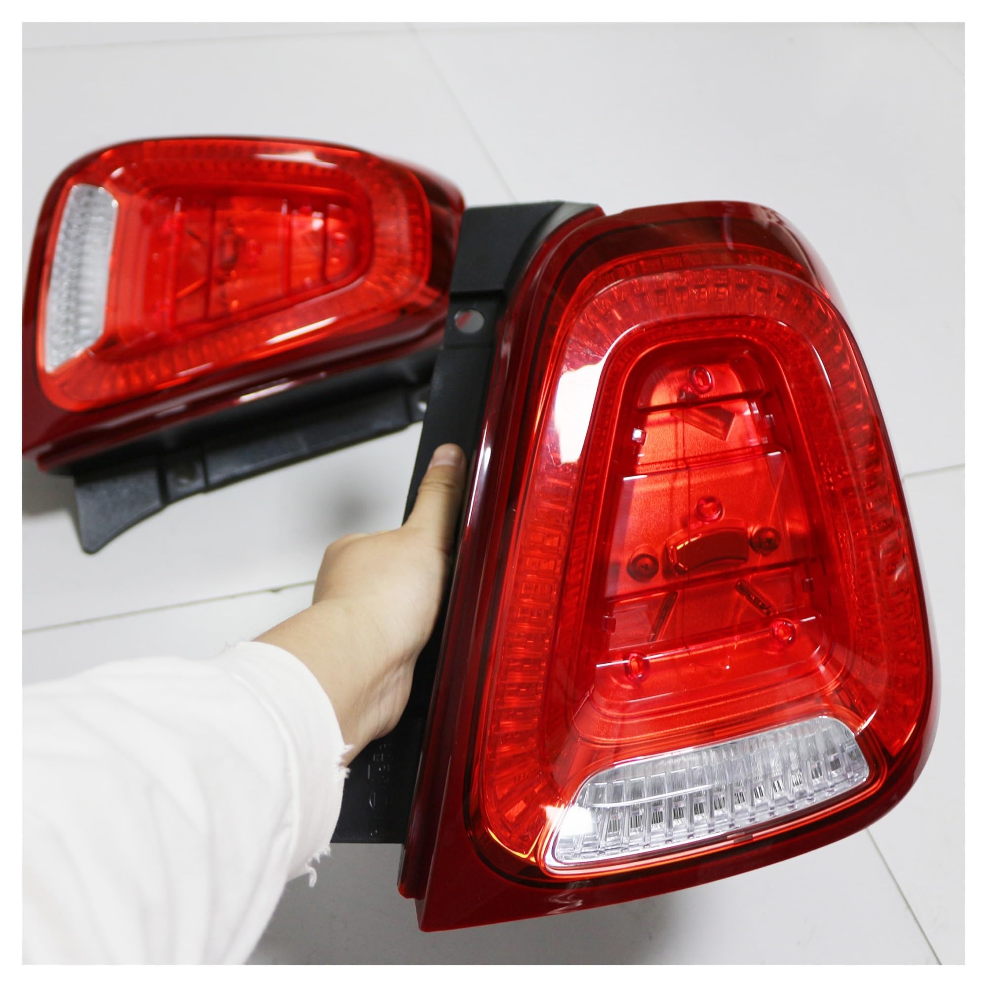 Amazon | フィアット 500 用車の LED テールライトリアテールライト