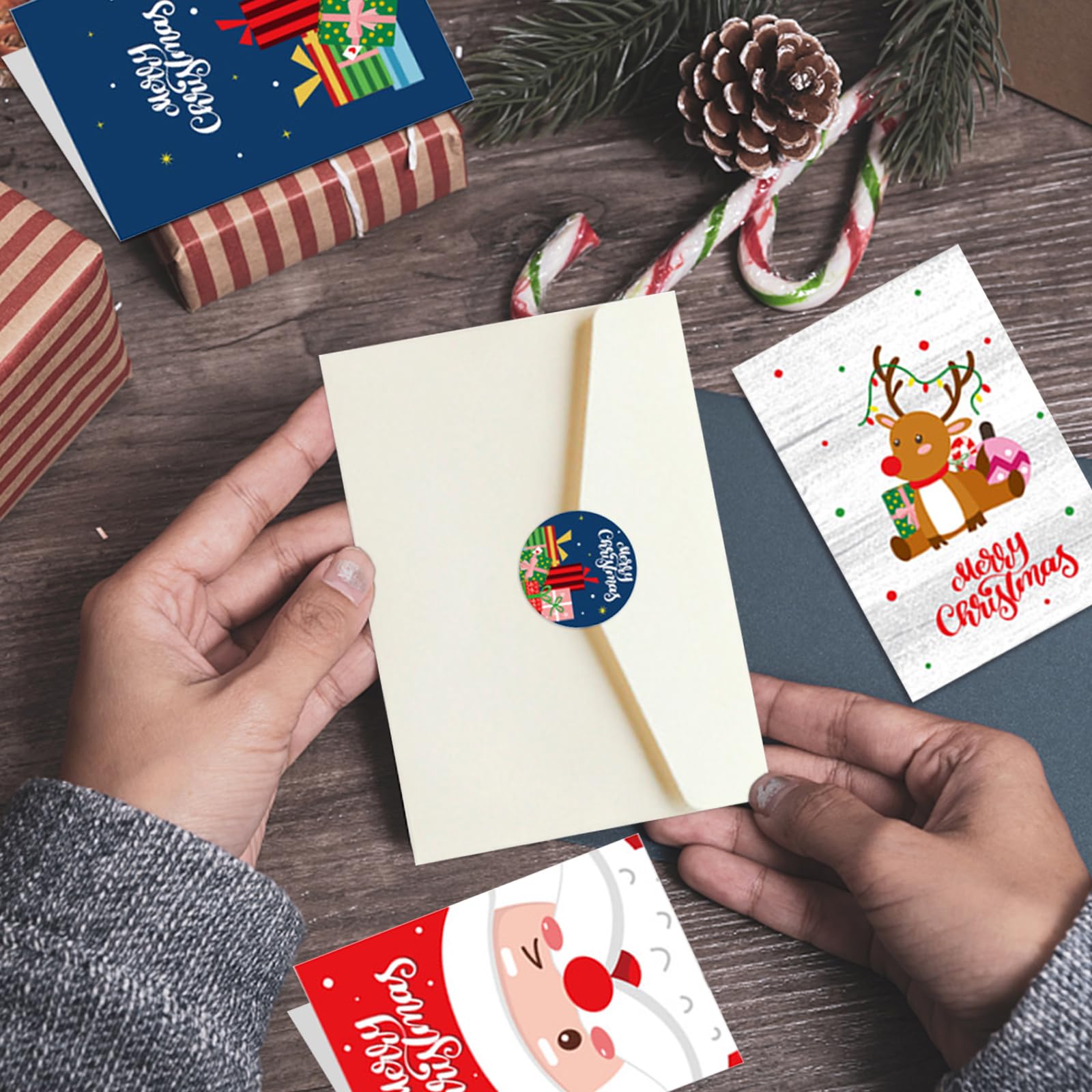 Lot De 36 Cartes De Noël - 12 Cartes Pliantes + 12 Enveloppes Rouges + 12 Autocollants - 6 Designs Festifs