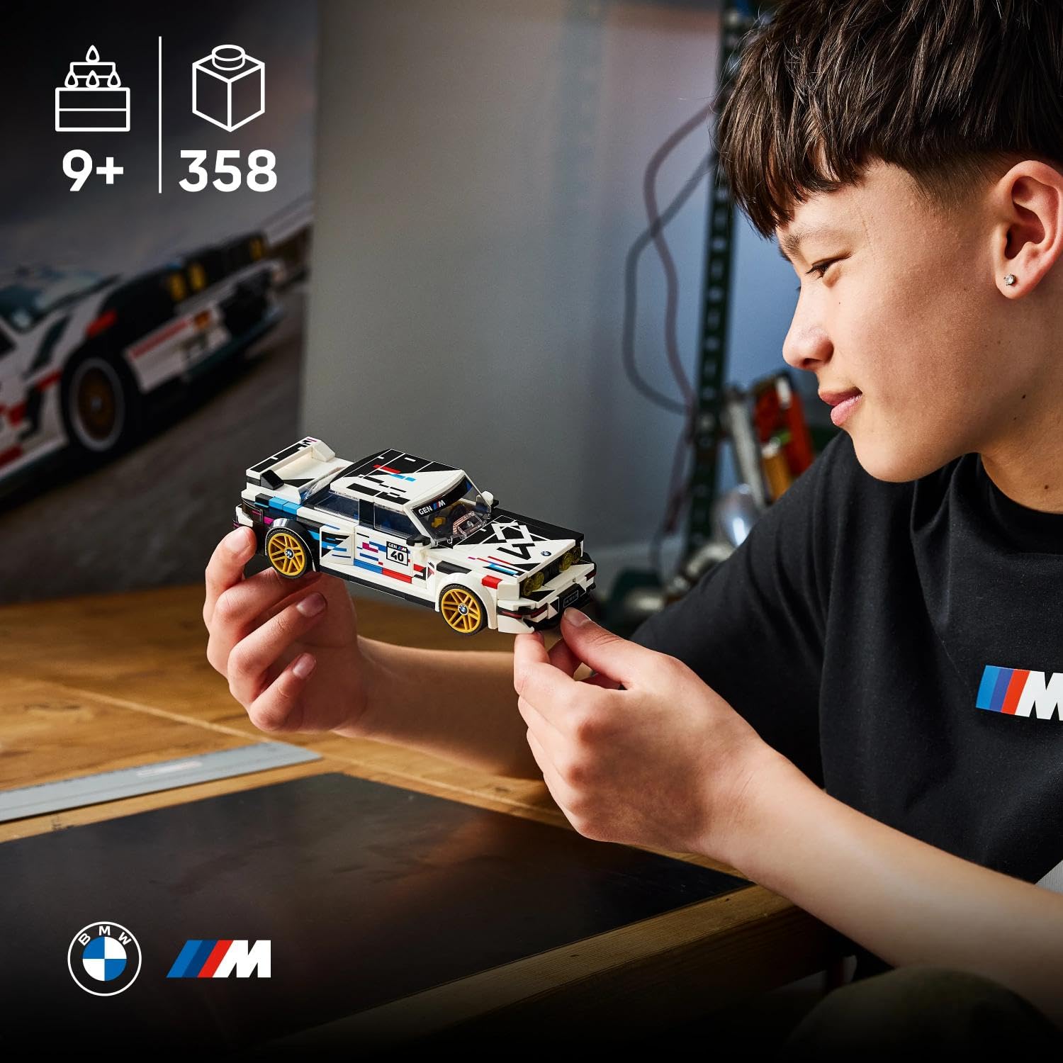 LEGO Speed Champions BMW M3 (E30) - Voiture Jouet - Maquette avec Minifigurine Collector de Pilote - Idée de Cadeau d'anniversaire dès 9 Ans pour Garçon ou Fan de Sport Automobile 77263