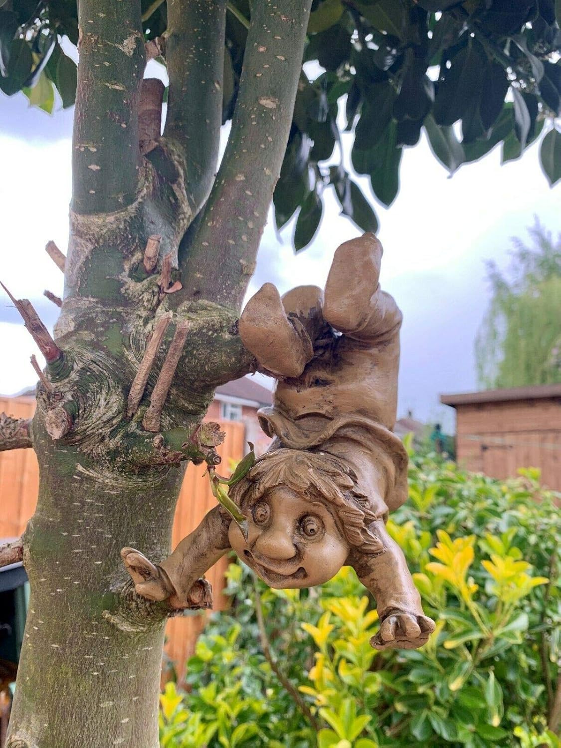 Hanging Gnome 17cm Garden Ornament Tree Hugger Garden Peeker Yard art Elf Sculpture Decorative Resin Figurine Home Decor GIFT NEW