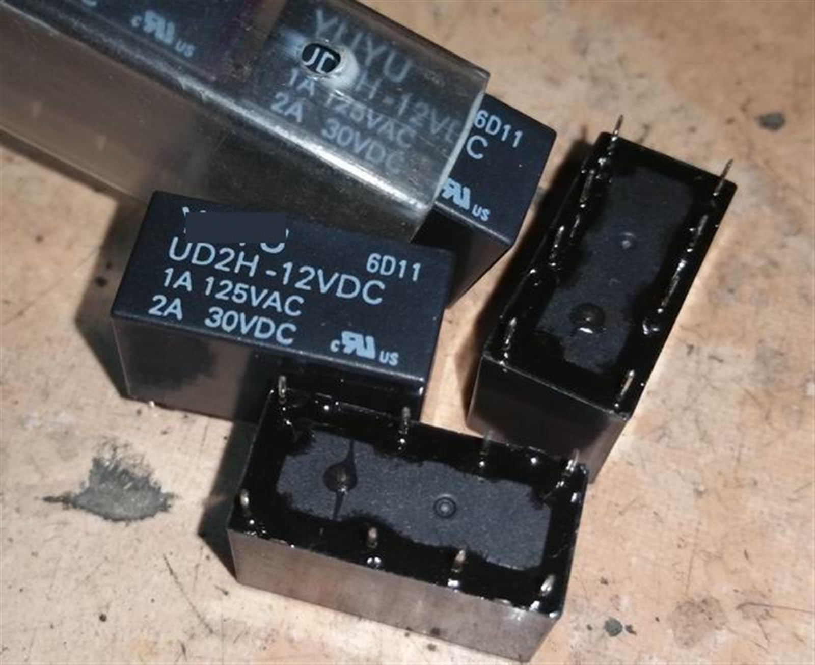 Relais 12V 2A KmoNo UD2H-12VDC à 8 broches pour commutation stable