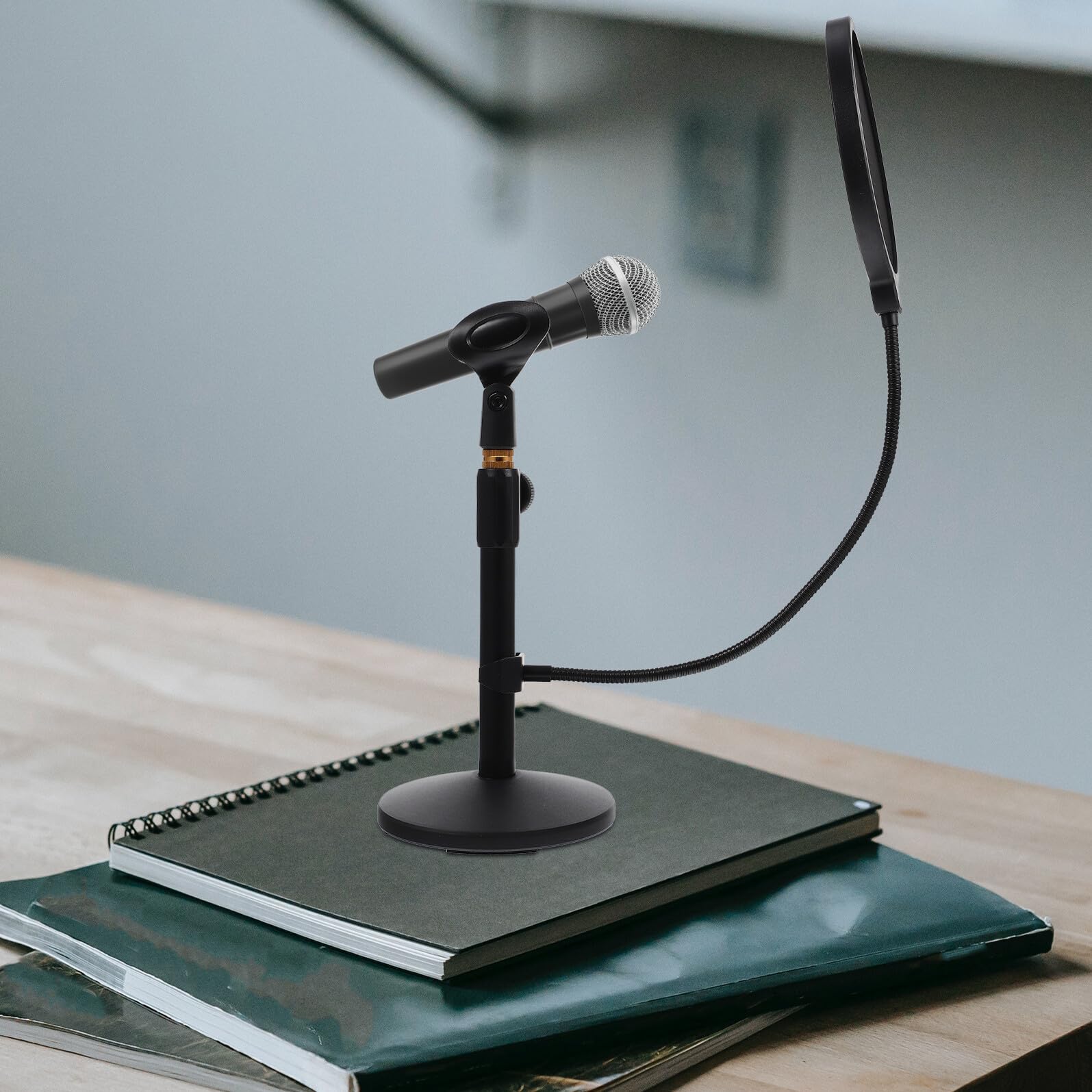 Soporte para Micrófono de Mesa Ajustable Telescópico Negro 290-395 Mm con Clip y Filtro Antipop para Podcasting Grabación y Streaming