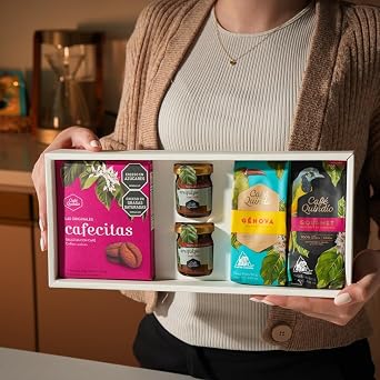 Cafe Quindio Barranquero Gift Set - The Best Assortment of Coffee Products - 1 Gourmet Ground Coffee + 1 Genova Ground Coffee + 2 Milk Caramels + 1 Cafecitas Cookies