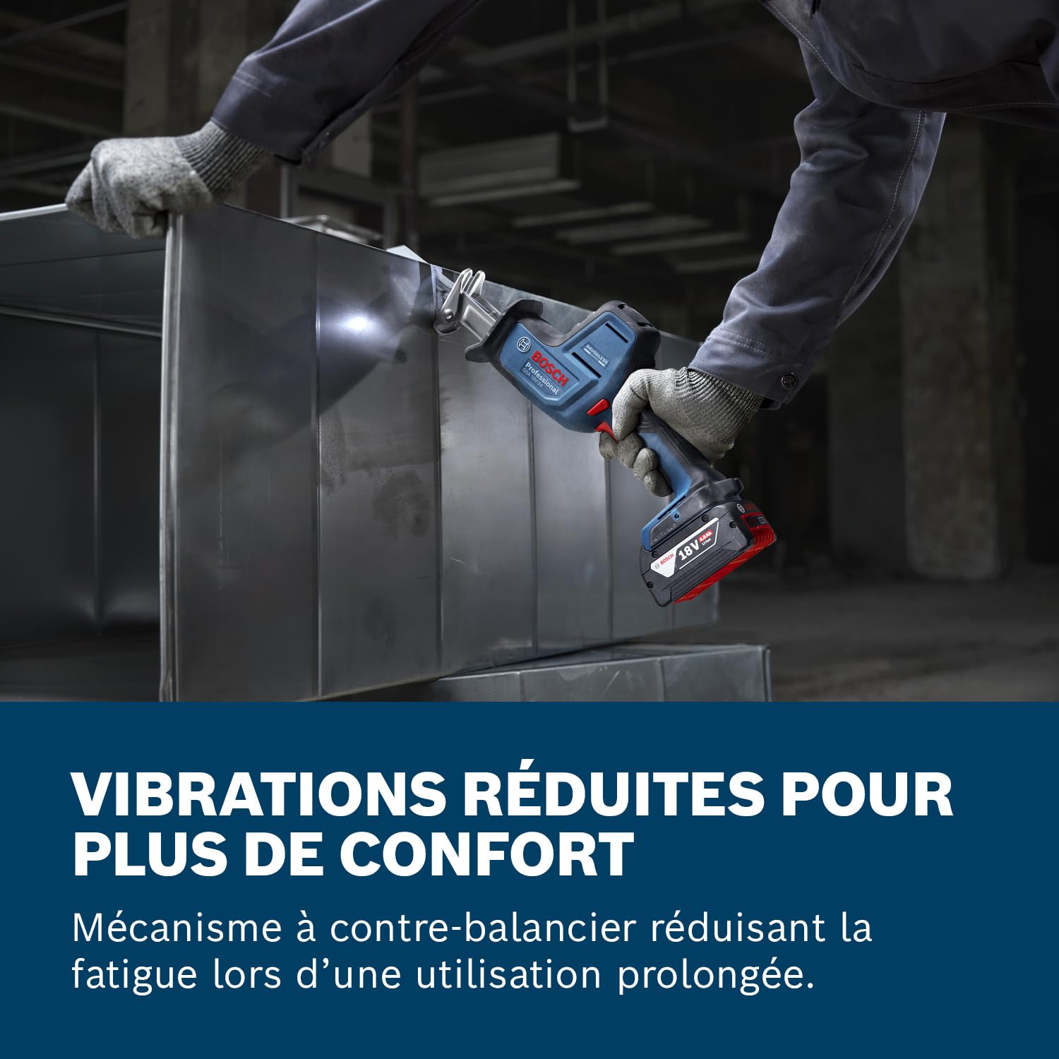 Bosch Professional 18V System scie sabre sans-fil GSA 18V-24 (avec S922EF, S2345X, kit crochet de suspension, L-BOXX, sans batterie ni chargeur)