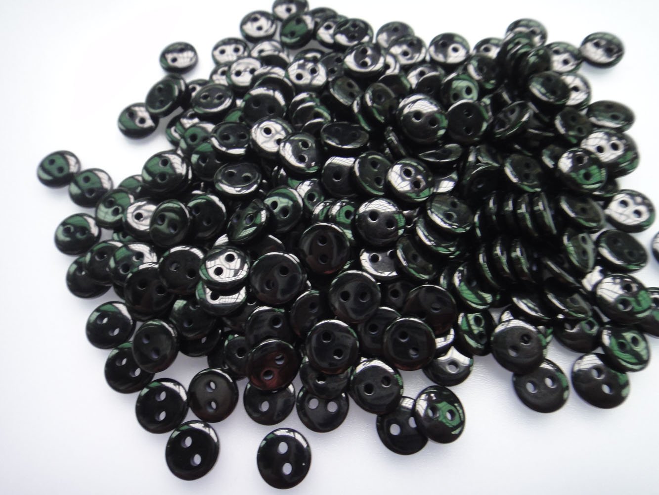 LYRACCES Wholesale Lots 500pcs Small Baby Craft DIY Sewing Fasteners Flatback Resin Buttons 9mm (Black)