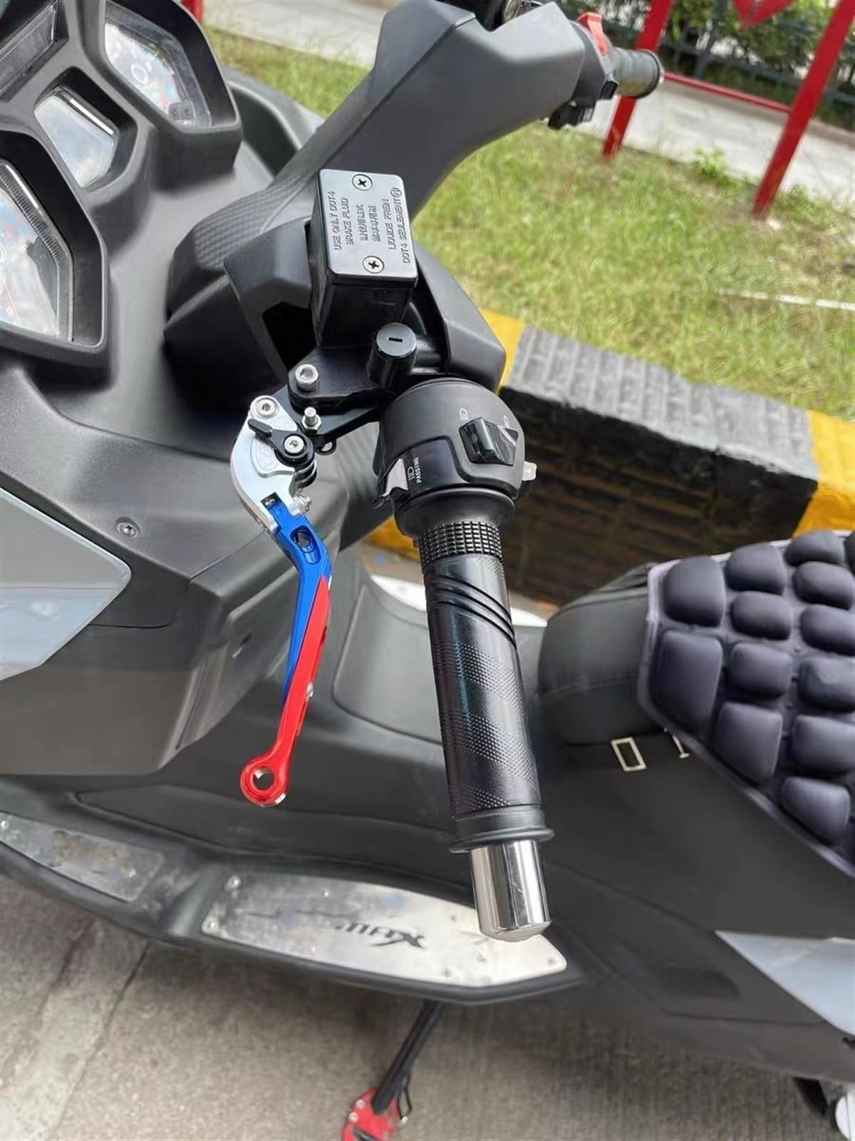 Motocykl CNC Regulowane Składane Wysuwane Sprzęgło Dźwignia Hamulca Uchwyt Parkingowy Blokada Dla YAMAHA UHR 125 150 UHR125 UHR150 (Color : 6)