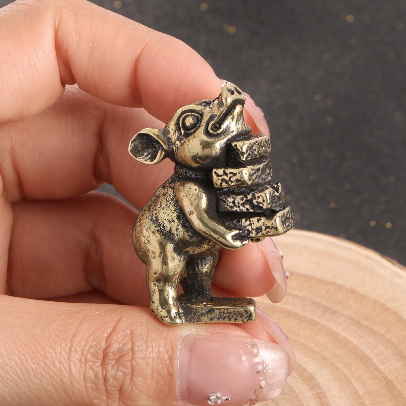 YANGPZFC Small Copper Pig Figurine Ornament Brass Statue For Desk Decor, Handcrafted Vintage Sculpture