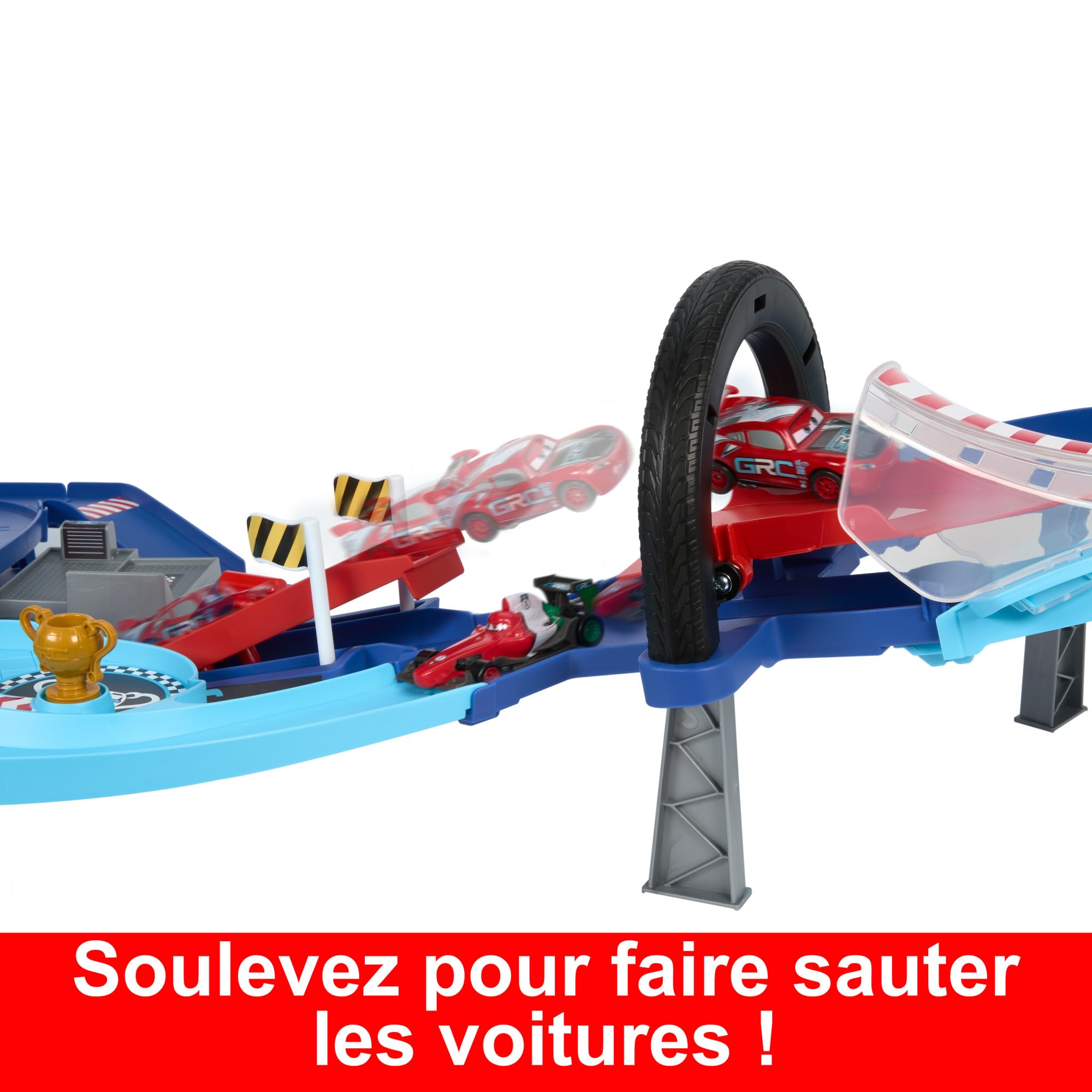 Mattel Disney Pixar Coffret Cars Piste de Saut GRC Coupe Mondiale de Course, avec 2 Voitures, Flash McQueen et Francesco Bernoulli, et Lanceur Manuel, dès 4 Ans, HXJ32